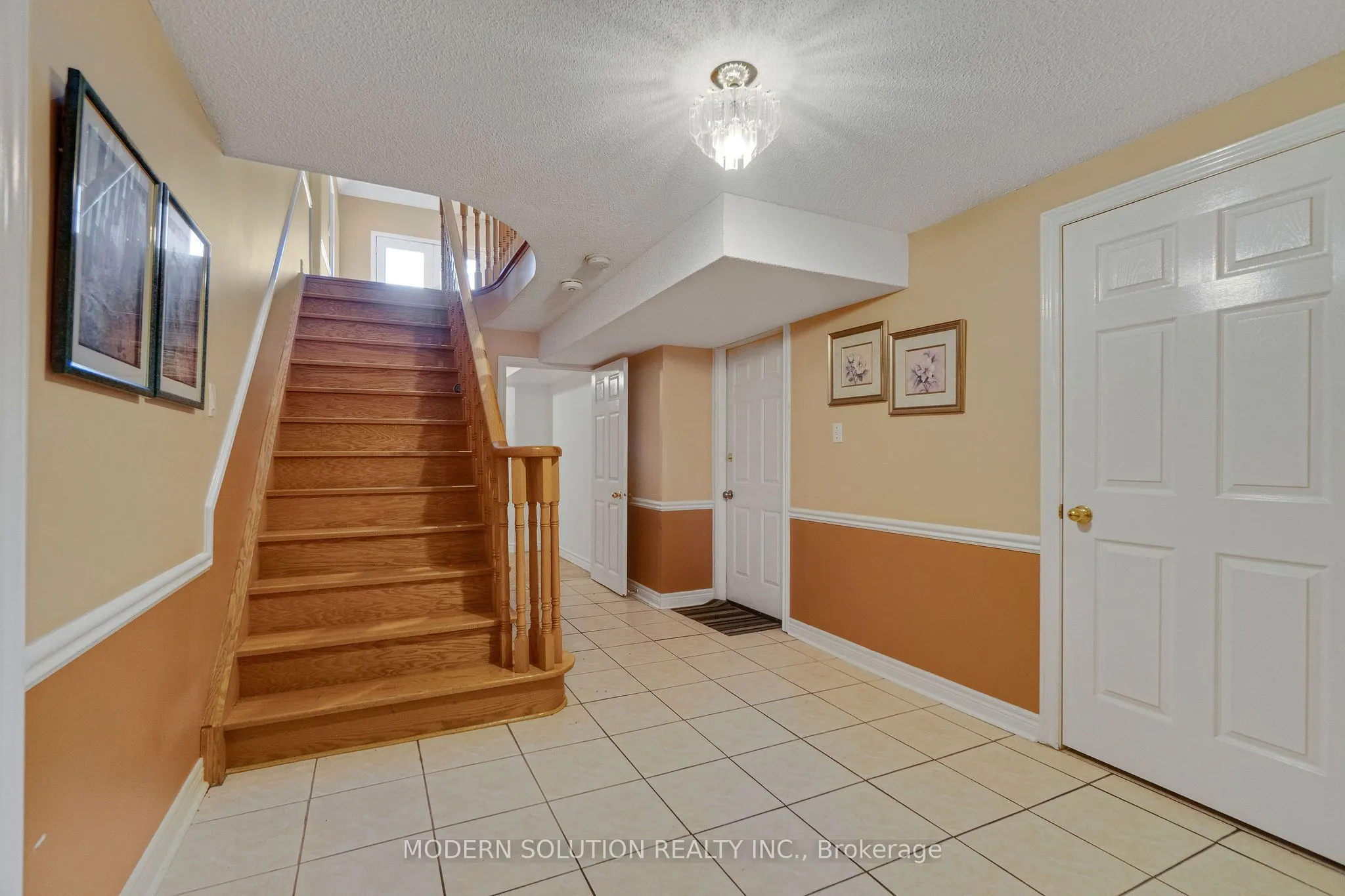 53 Ellwood Drive W