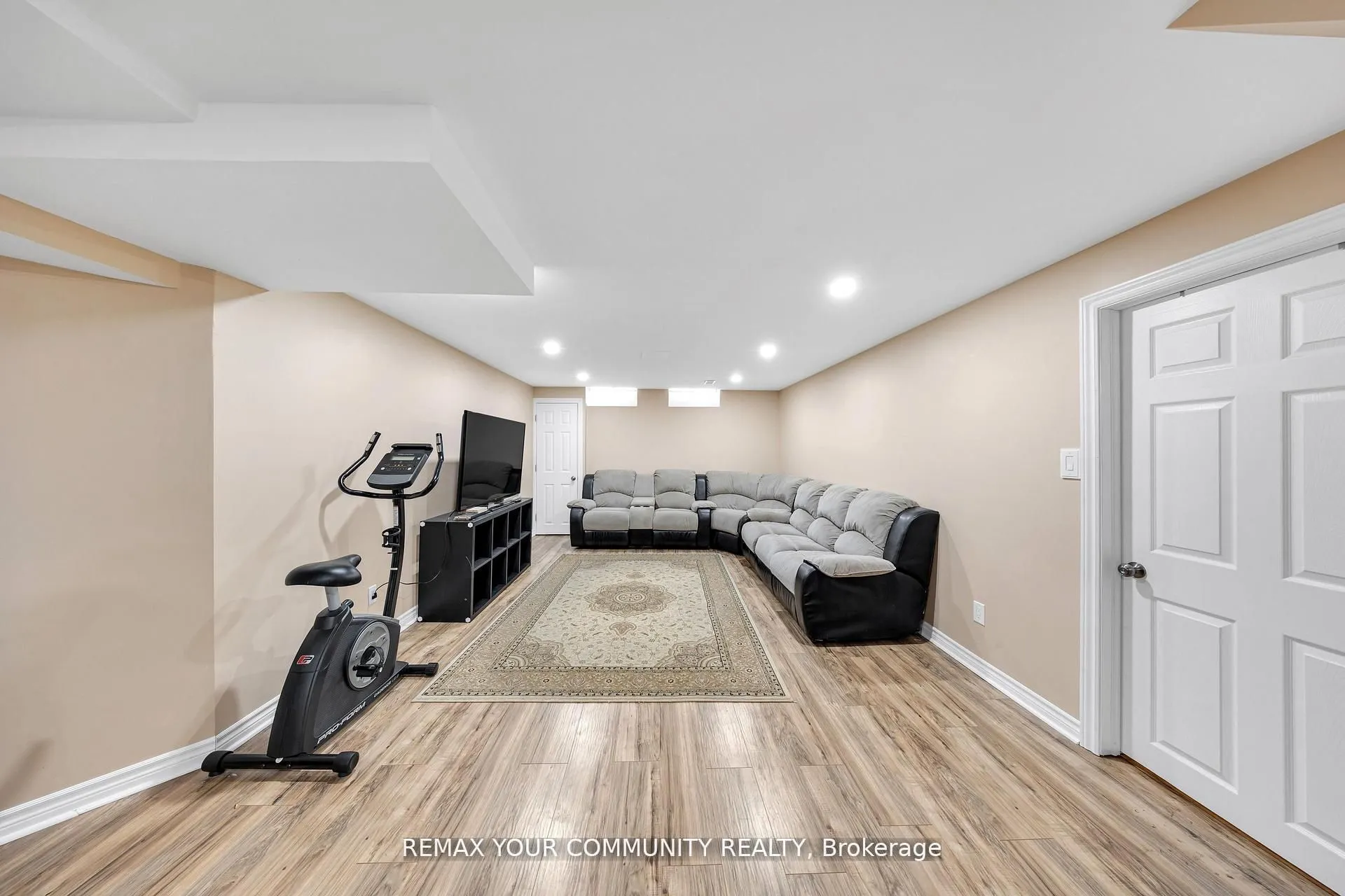 22 Madelaine Crescent