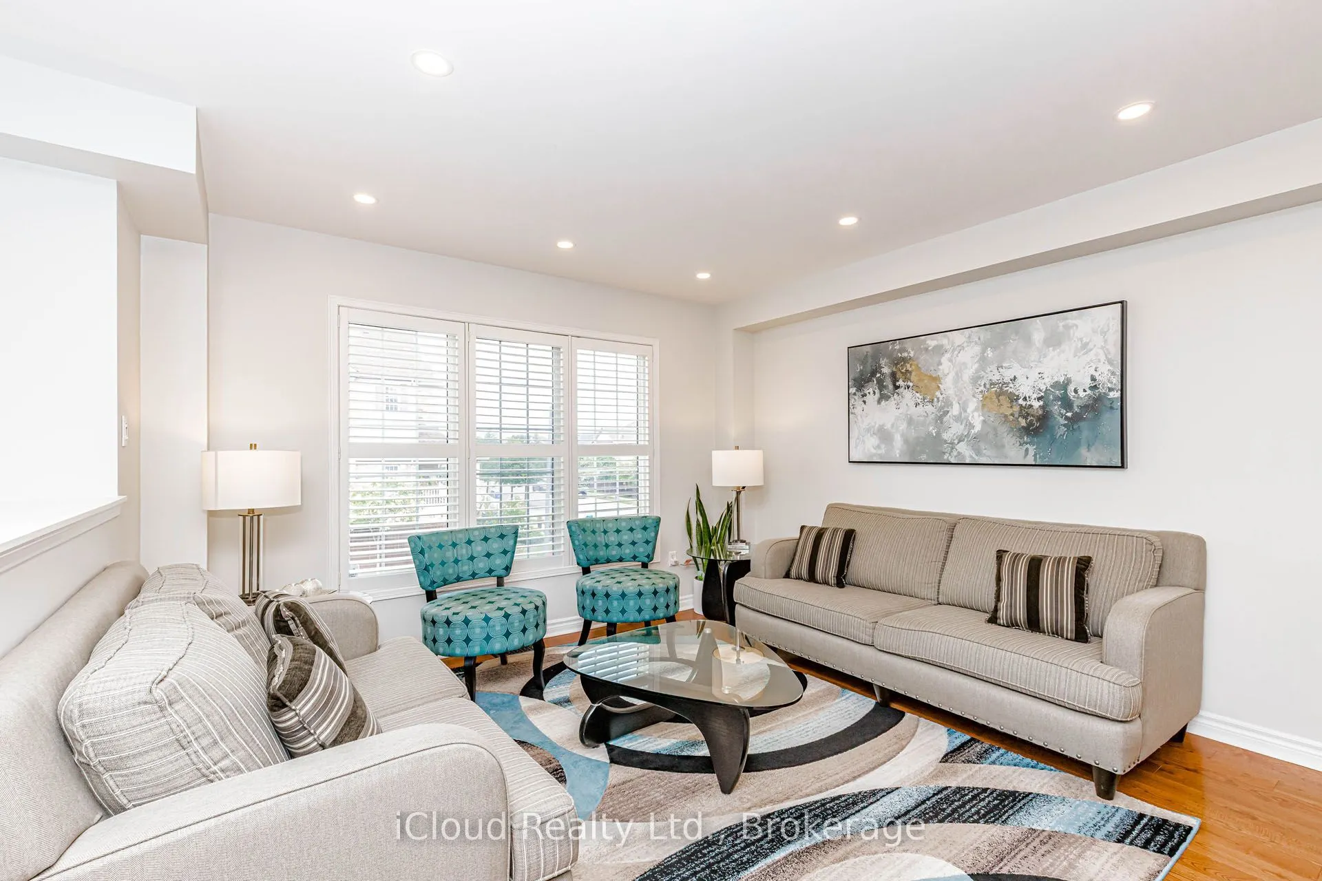 1279 Lamont Crescent