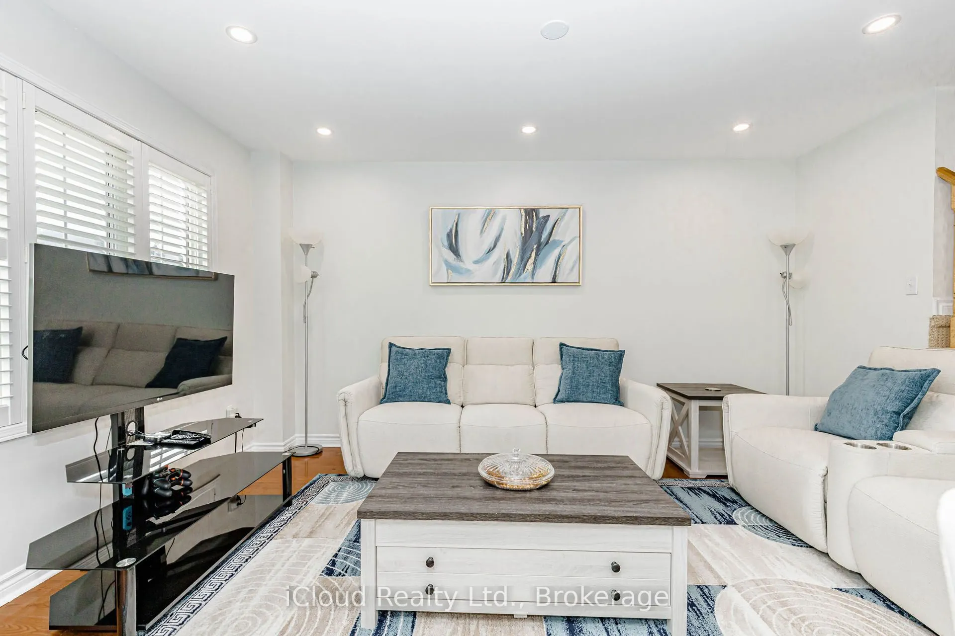 1279 Lamont Crescent