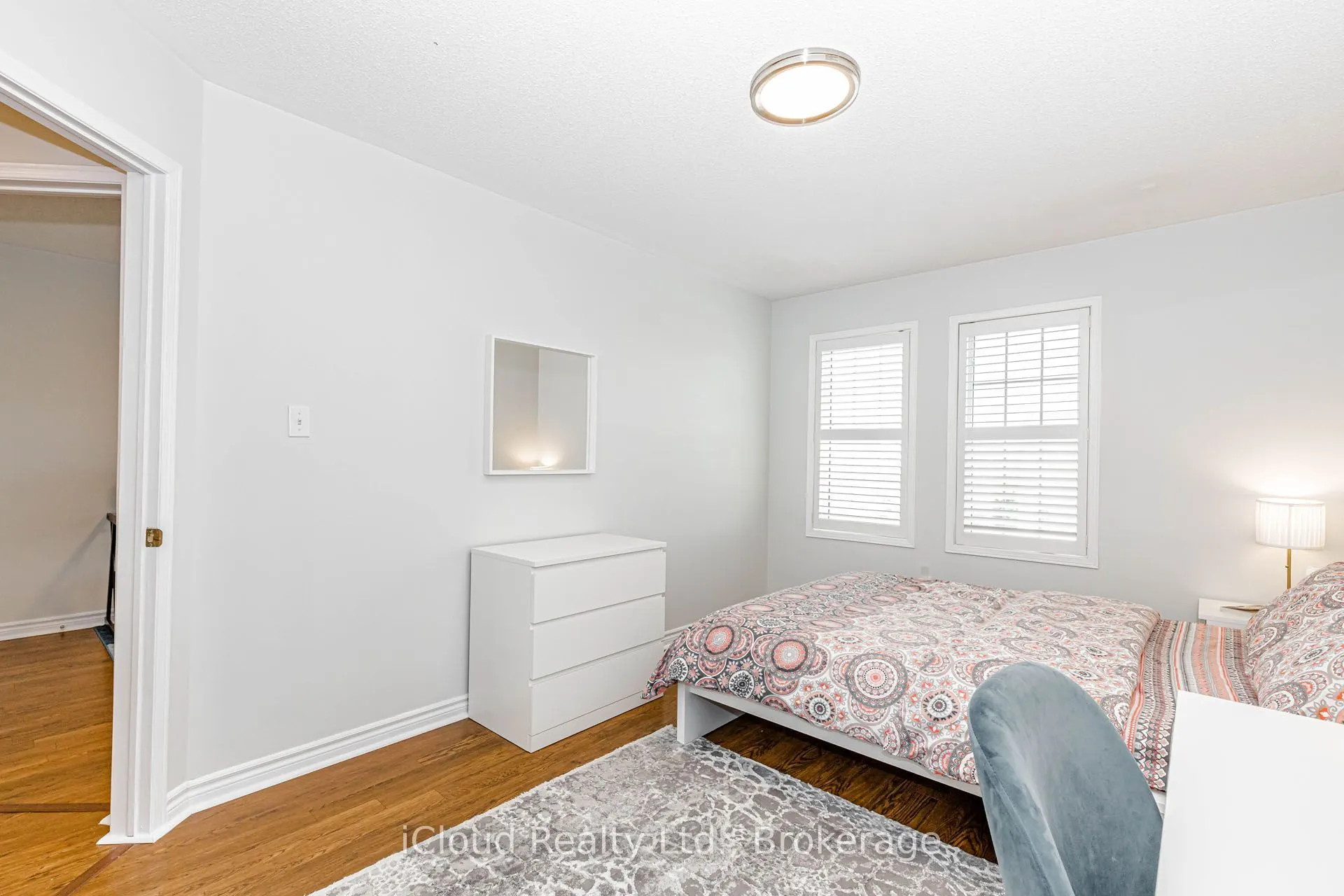 1279 Lamont Crescent