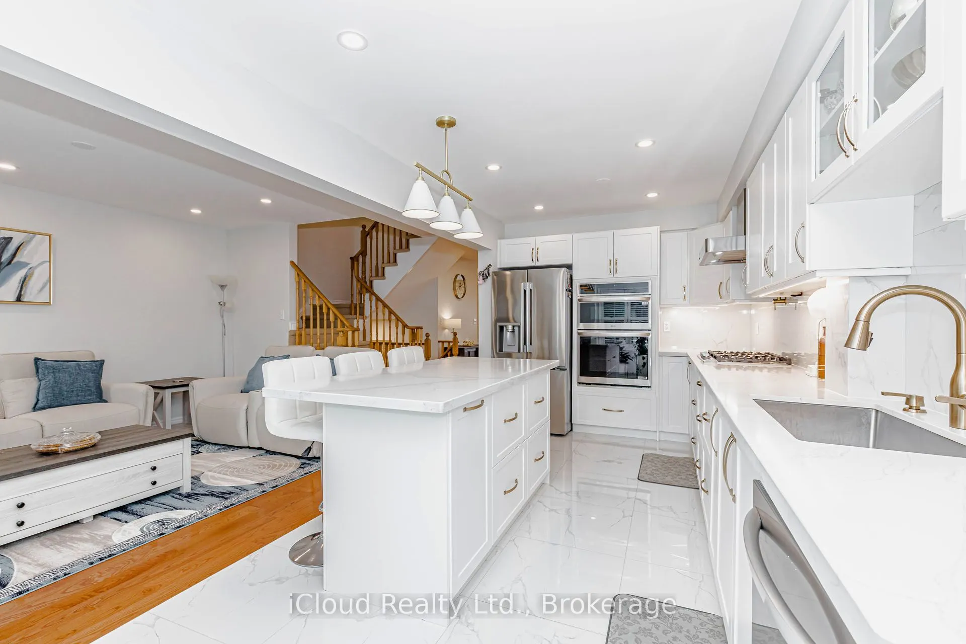 1279 Lamont Crescent