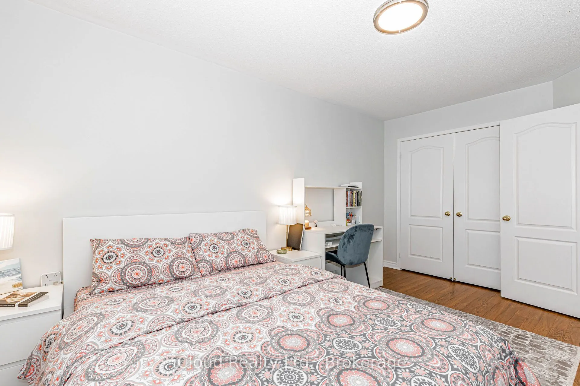 1279 Lamont Crescent