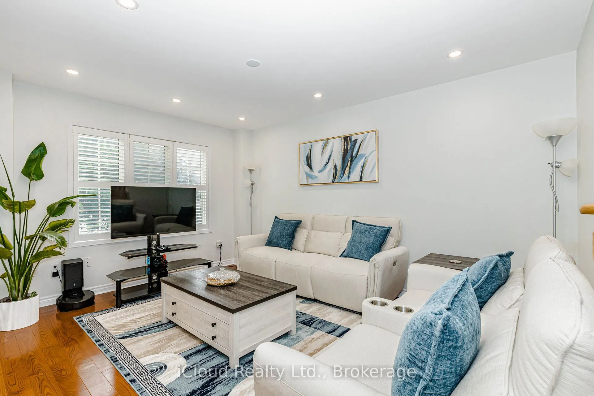 1279 Lamont Crescent