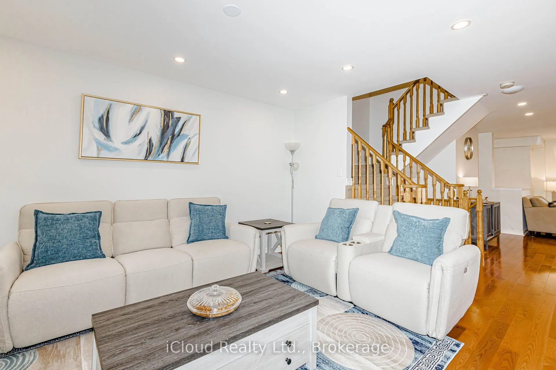 1279 Lamont Crescent