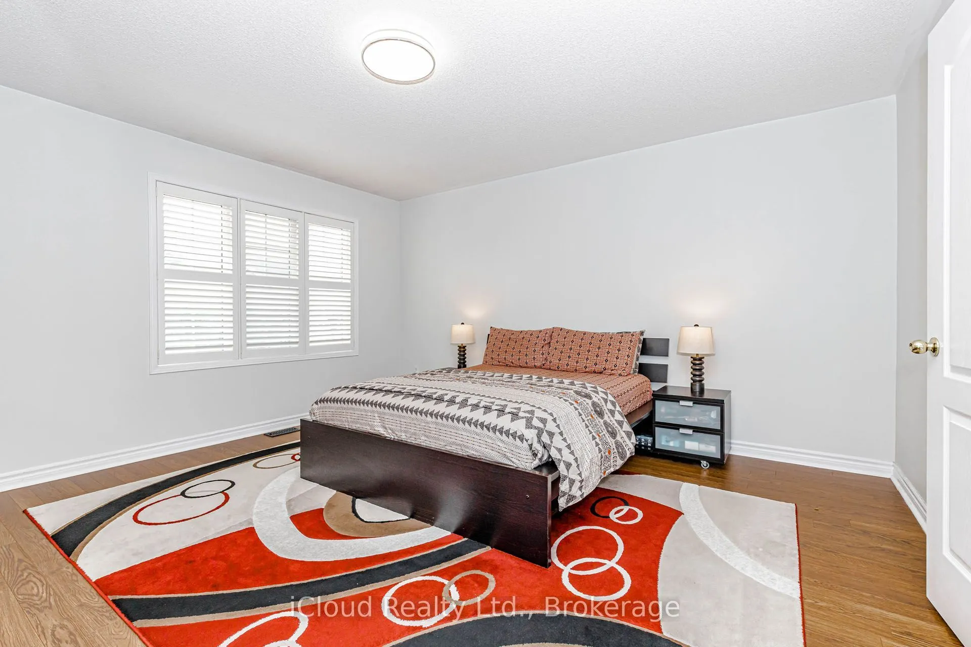 1279 Lamont Crescent