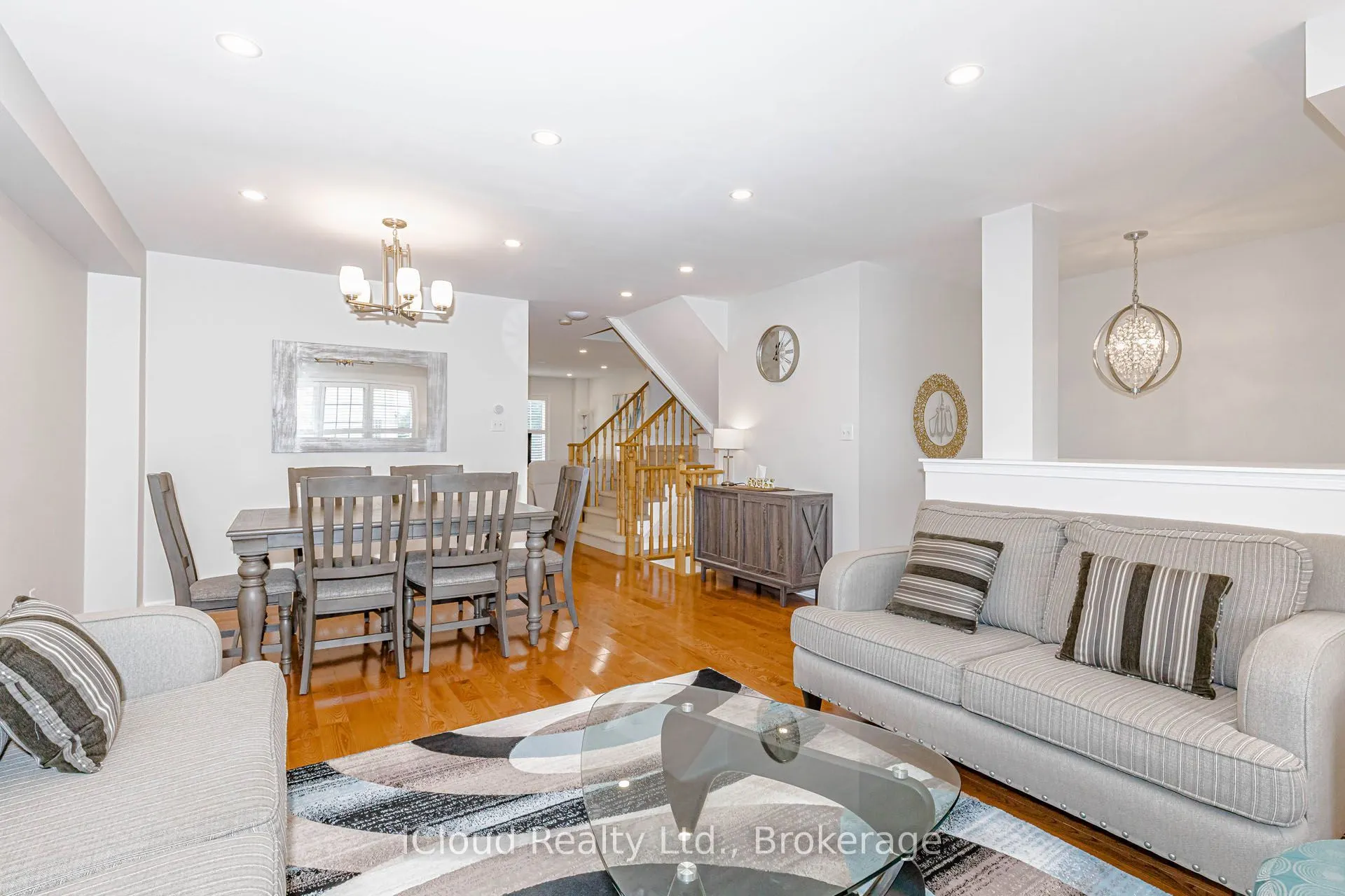 1279 Lamont Crescent