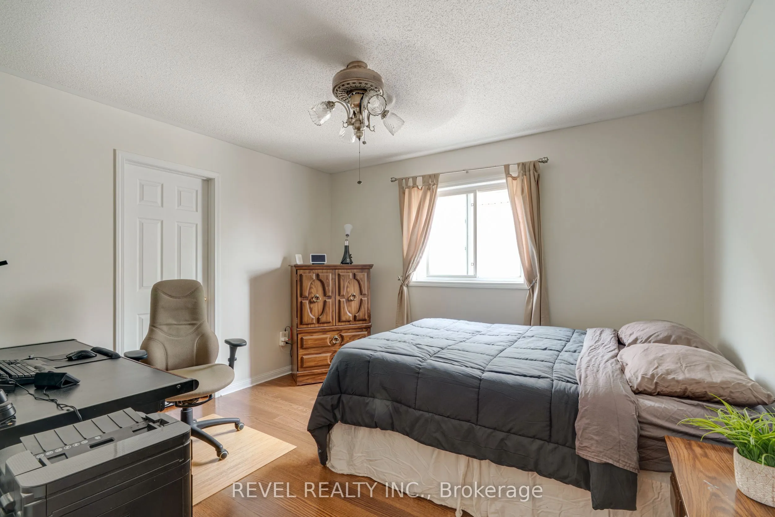 71 Livingston Road