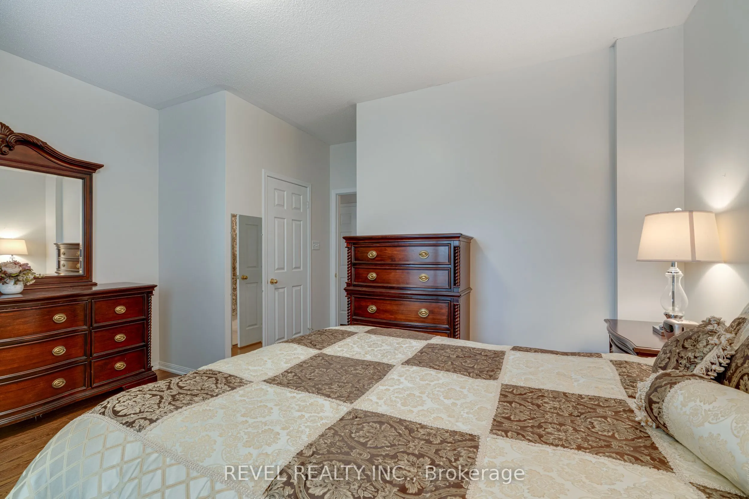 71 Livingston Road