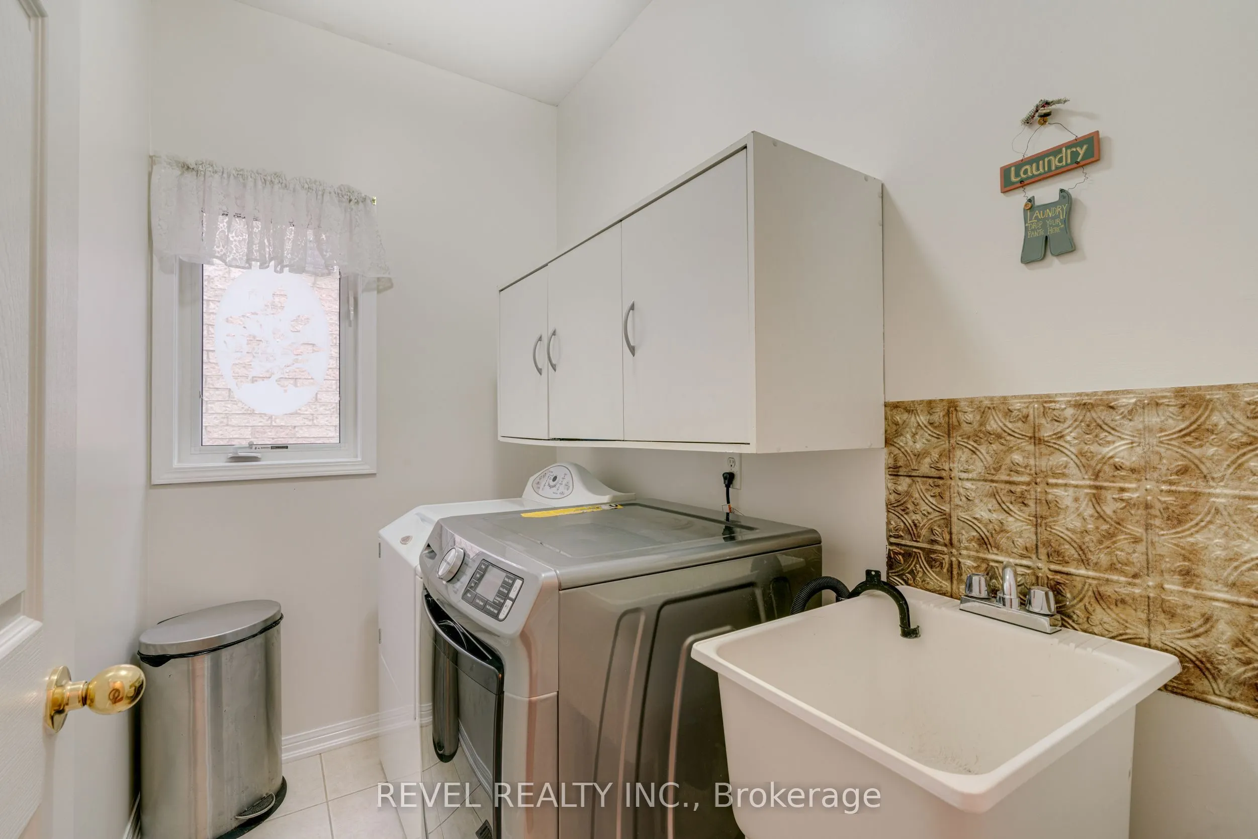 71 Livingston Road