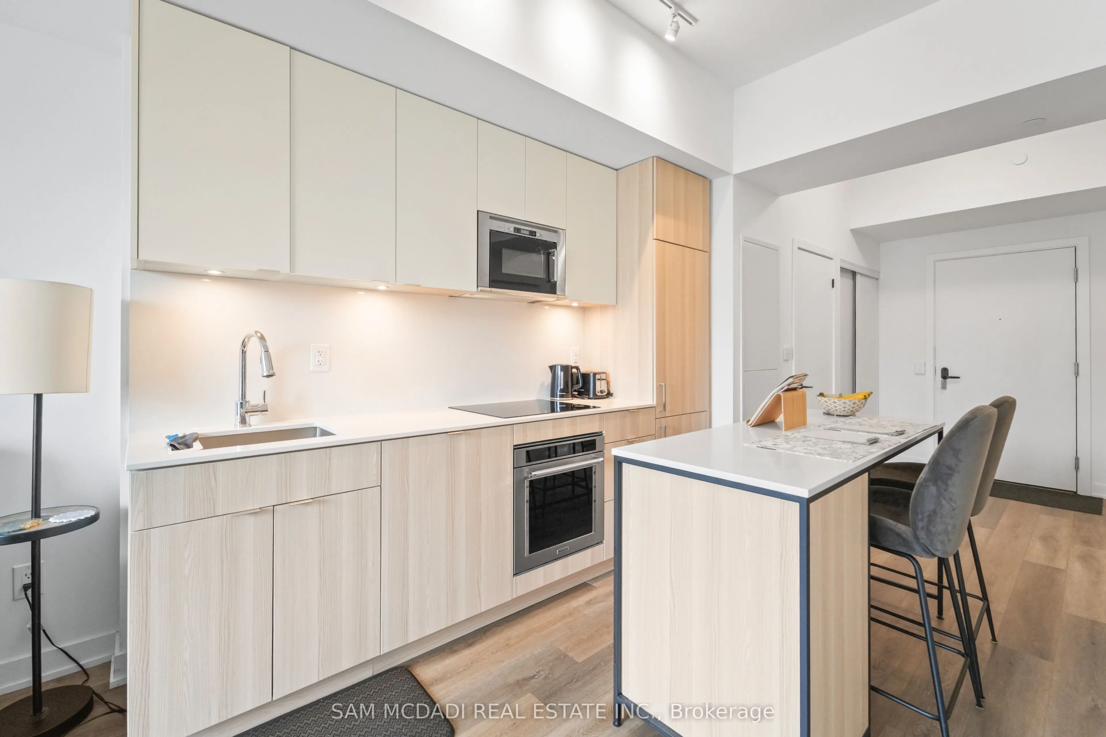 220 Missinnihe Way #304