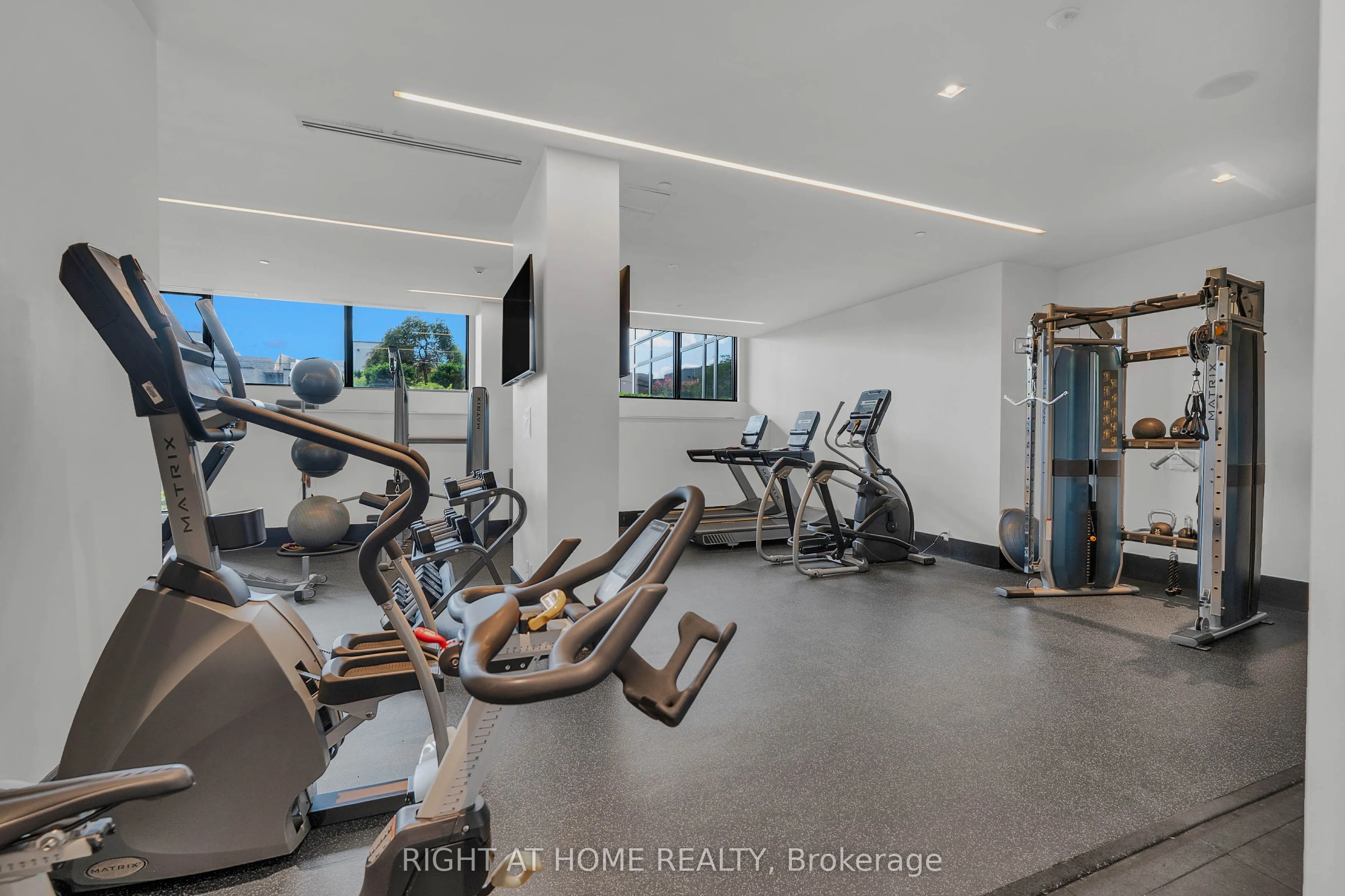 4208 Dundas Street W #414