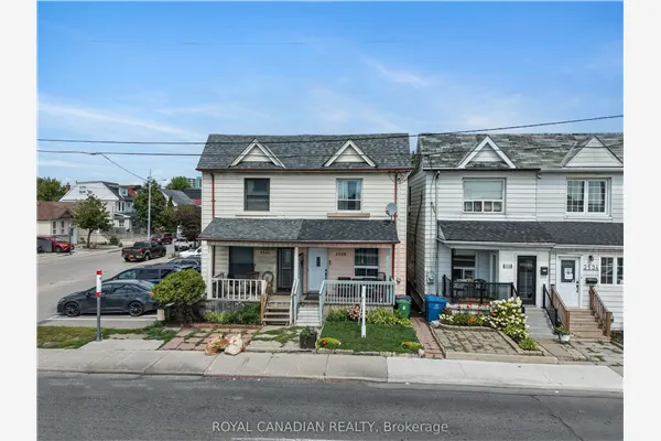 2538 St Clair Avenue W