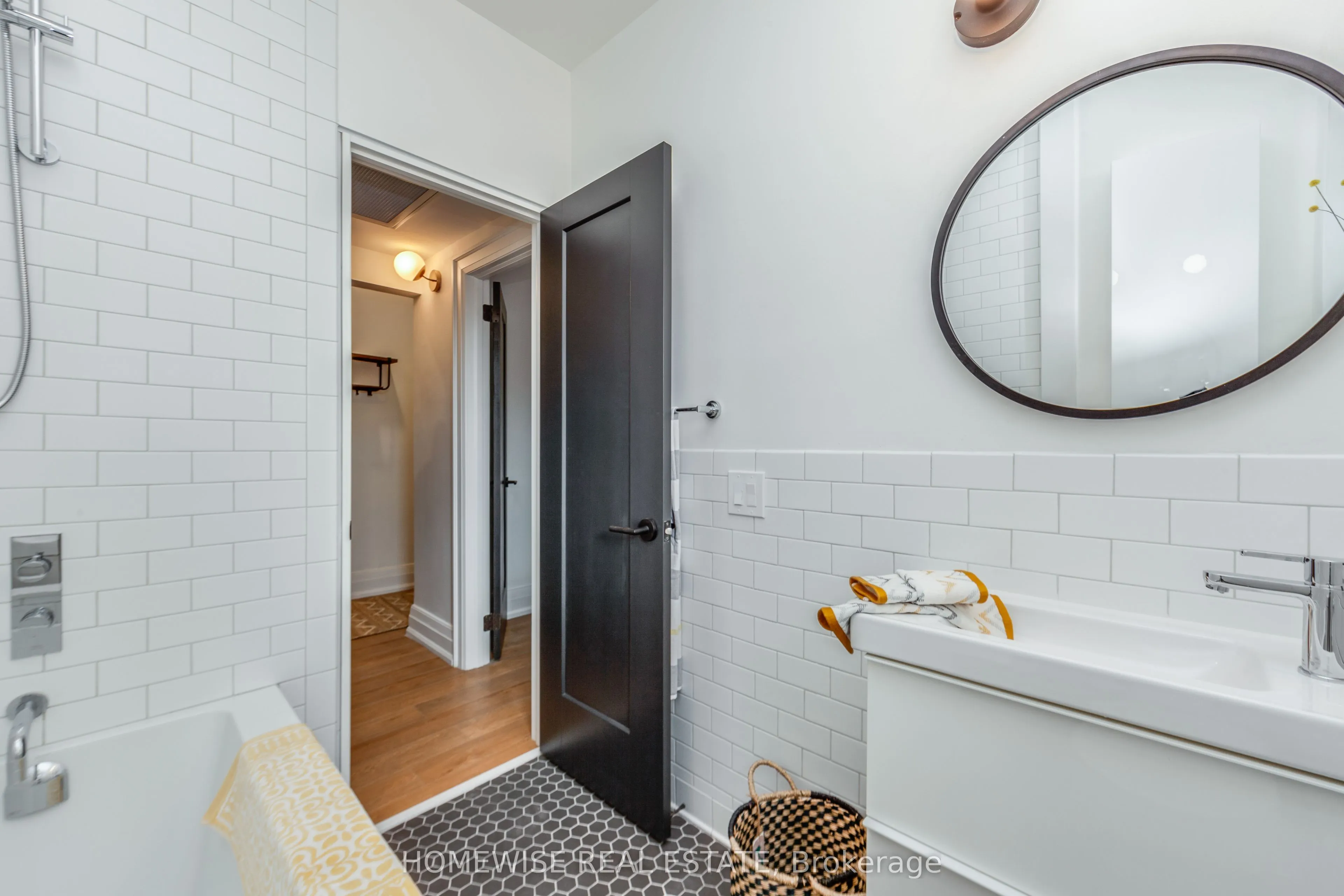 1340 King Street W #101