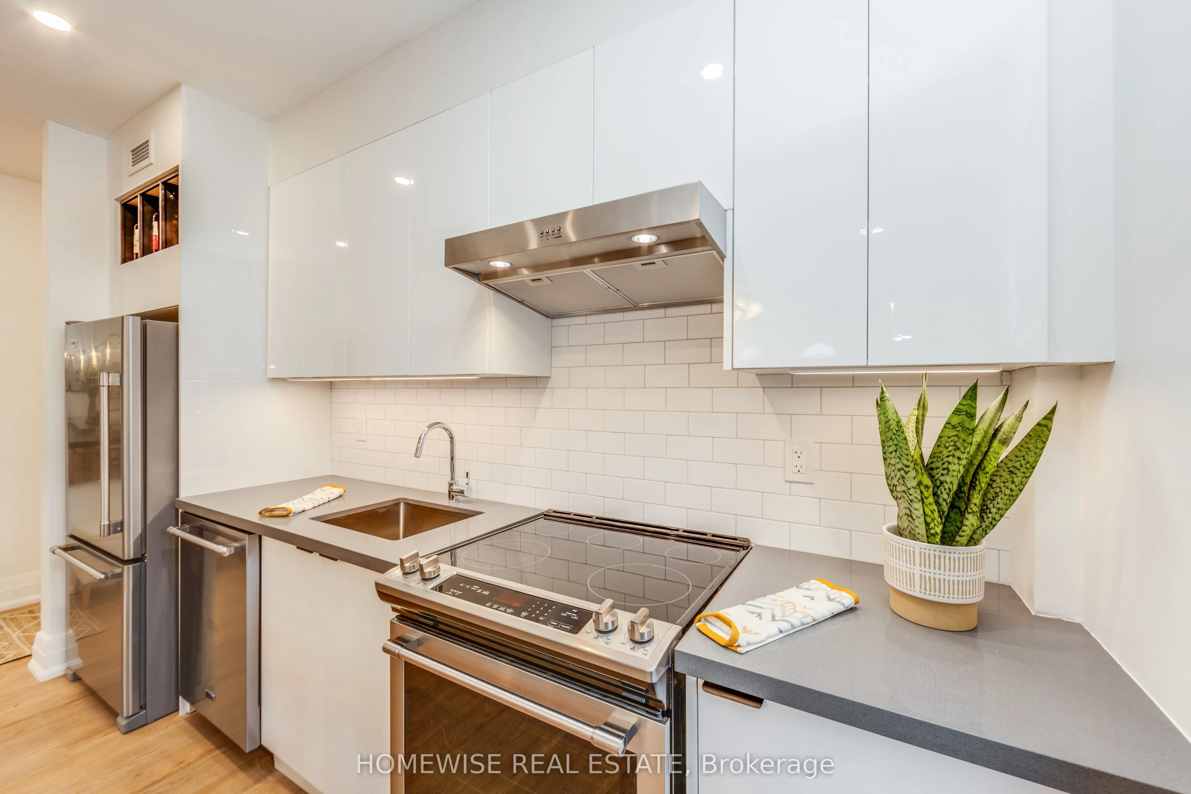 1340 King Street W #101
