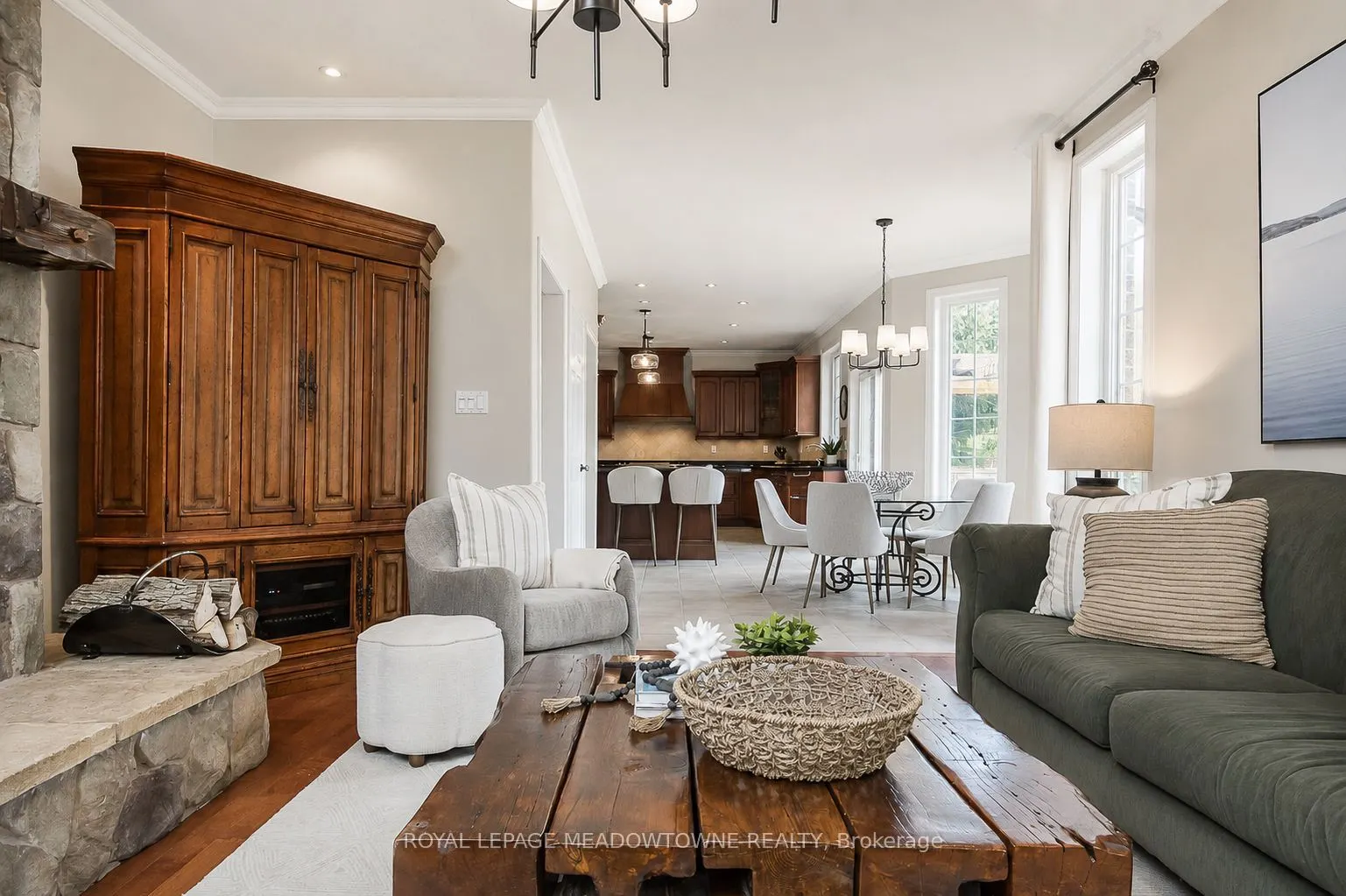 4215 Ennisclare Drive