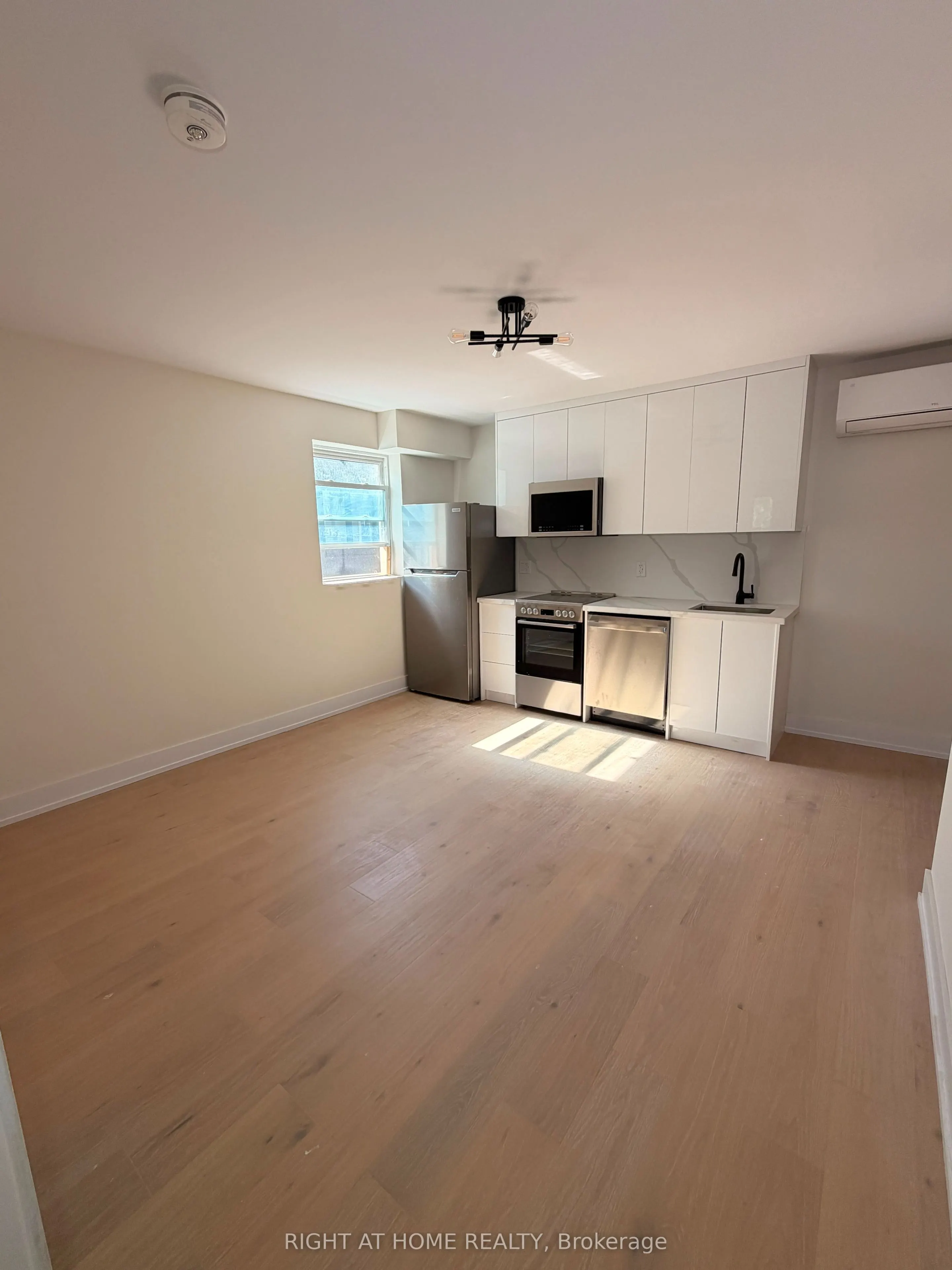 3384 Lake Shore Boulevard W #201