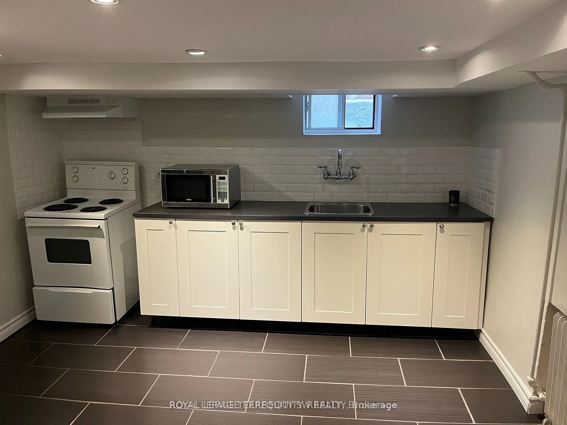 31 Chamberlain Avenue #Bsmt