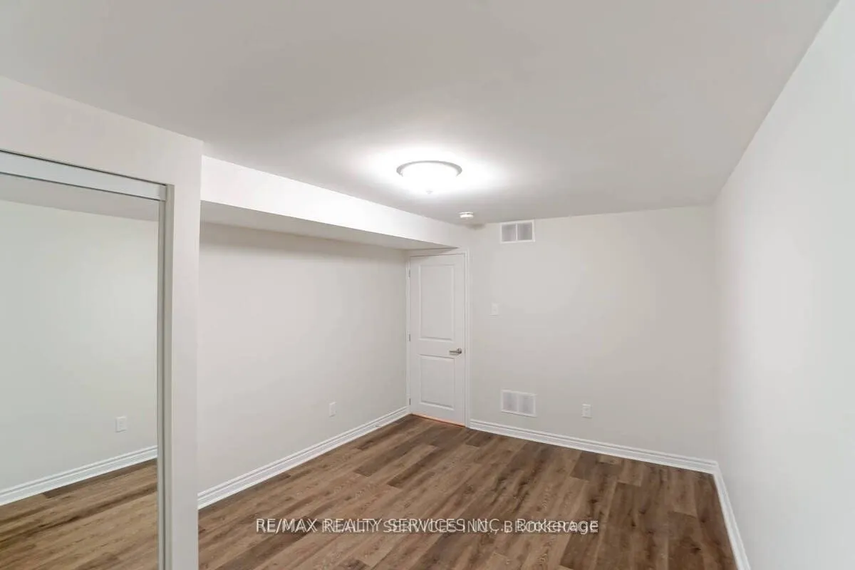 70 Montjoy Crescent
