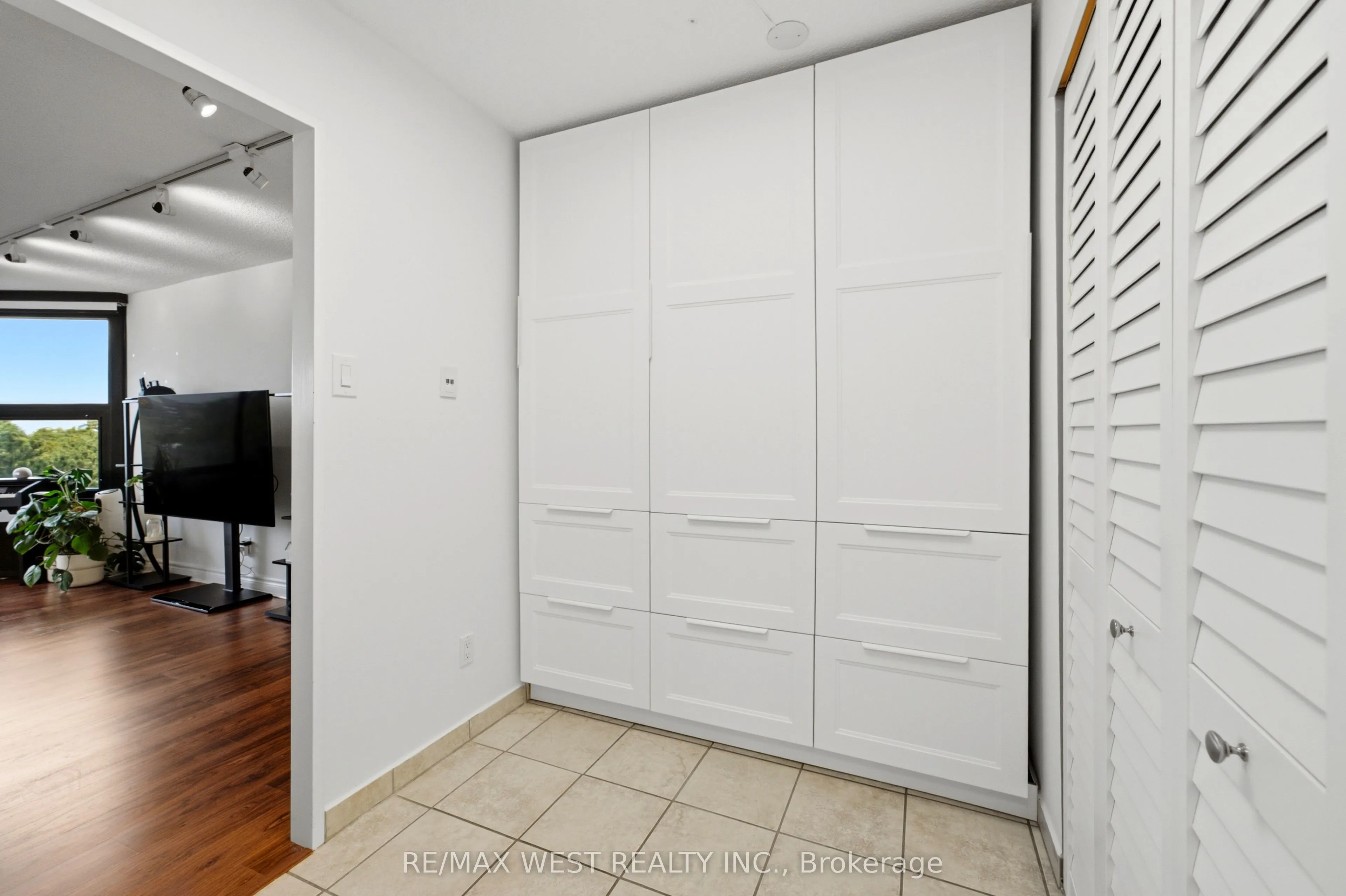 1300 Bloor Street #504