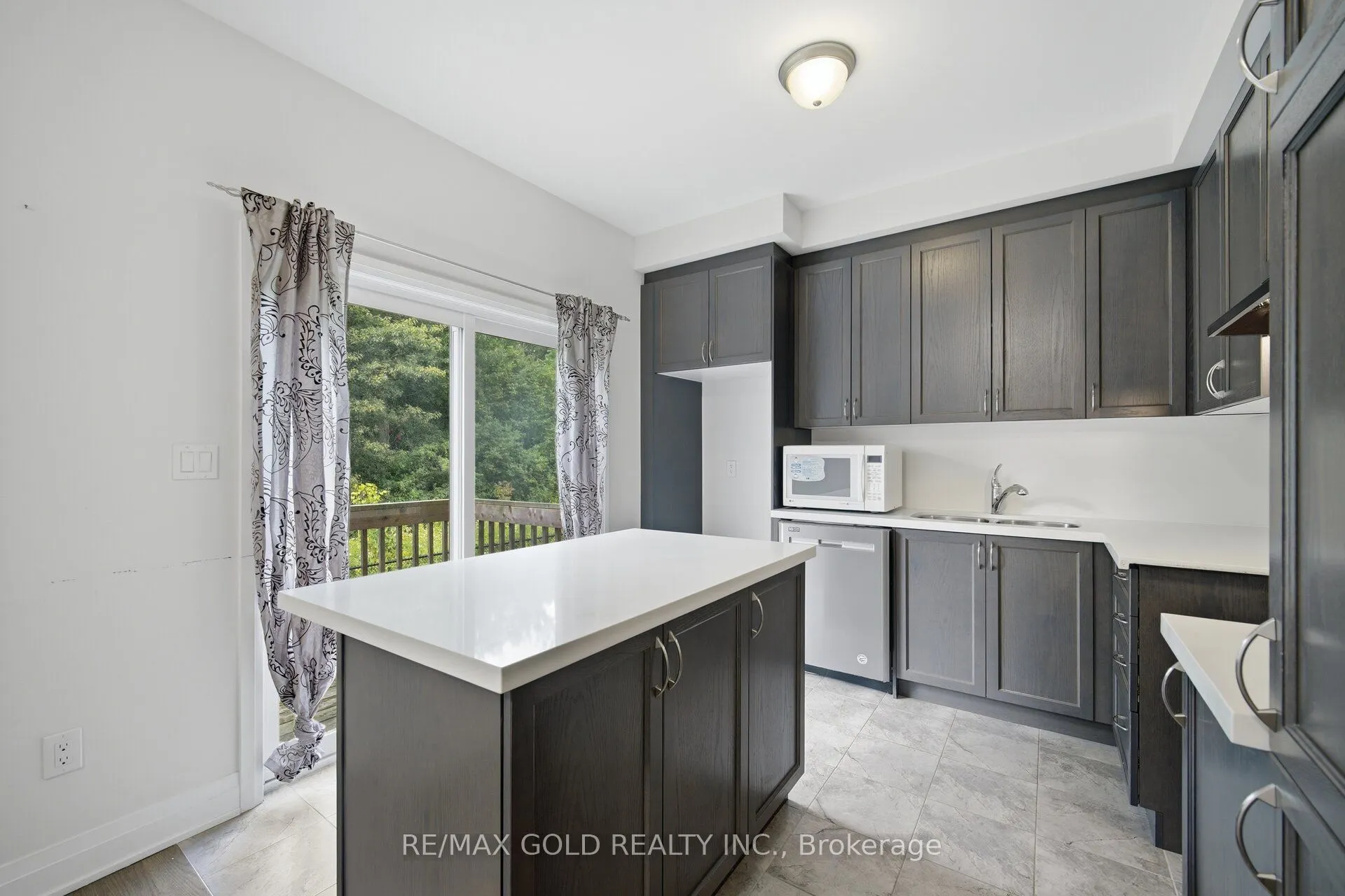 9 Oliana Way