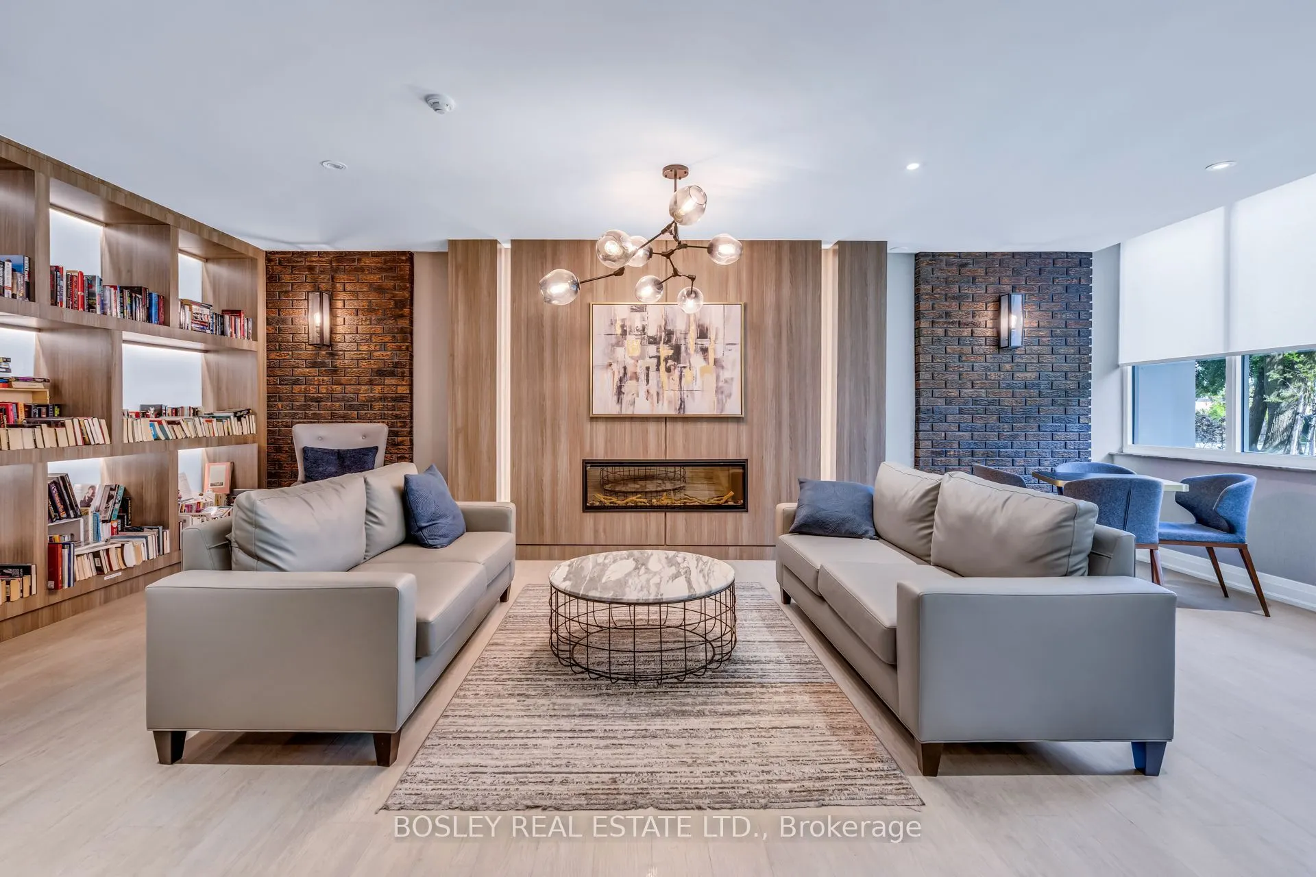 966 Inverhouse Drive #112