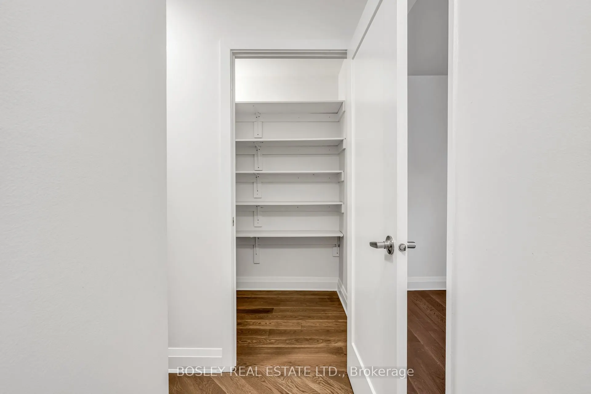 966 Inverhouse Drive #112