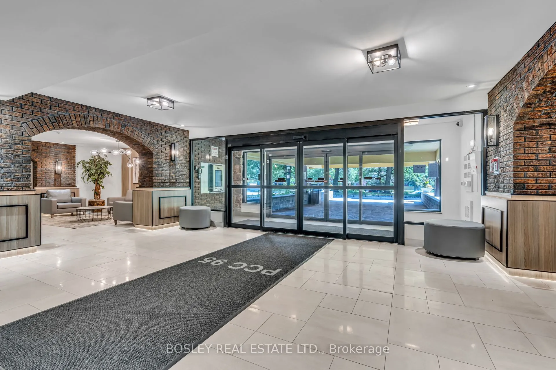 966 Inverhouse Drive #112