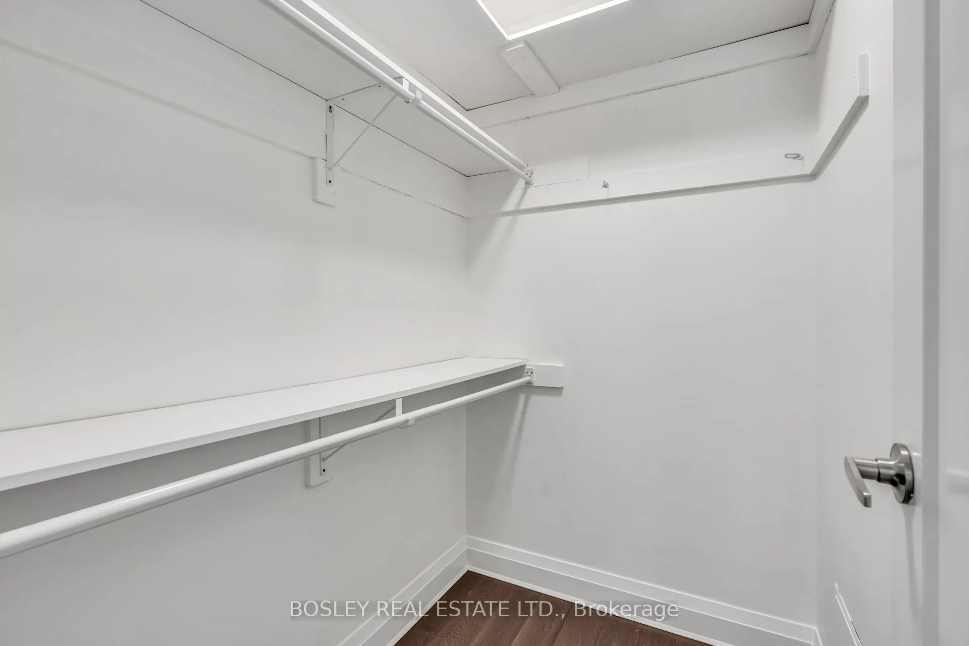 966 Inverhouse Drive #112