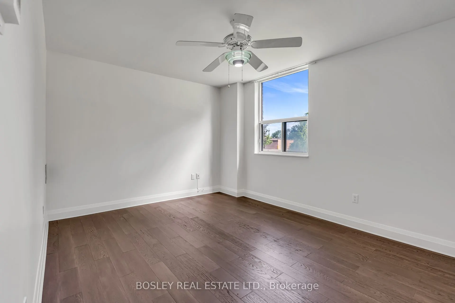 966 Inverhouse Drive #112