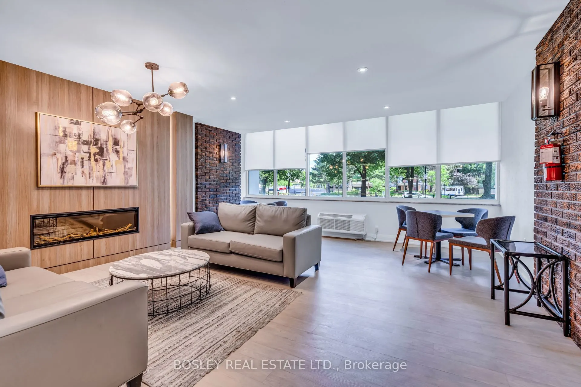 966 Inverhouse Drive #112