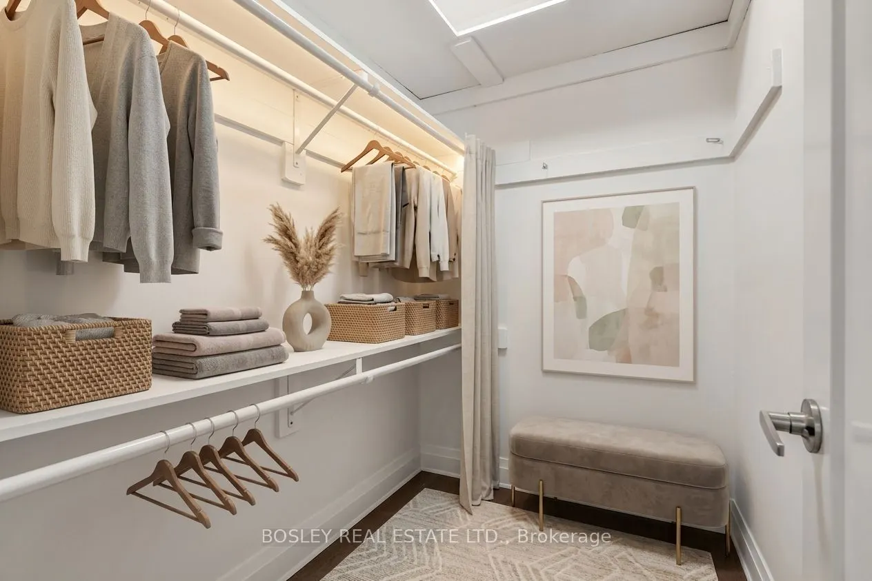 966 Inverhouse Drive #112