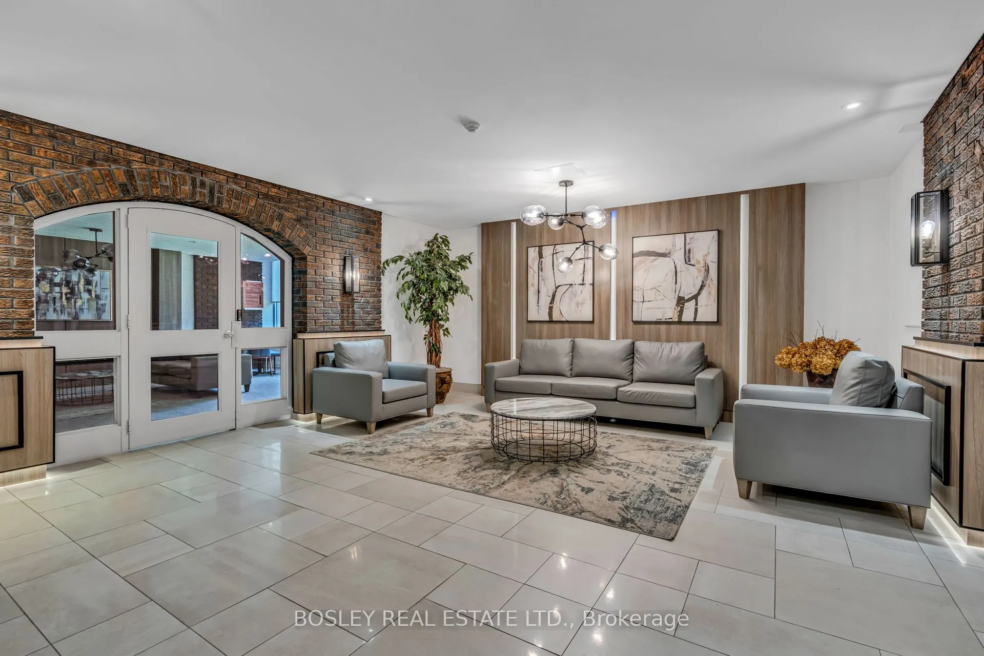 966 Inverhouse Drive #112
