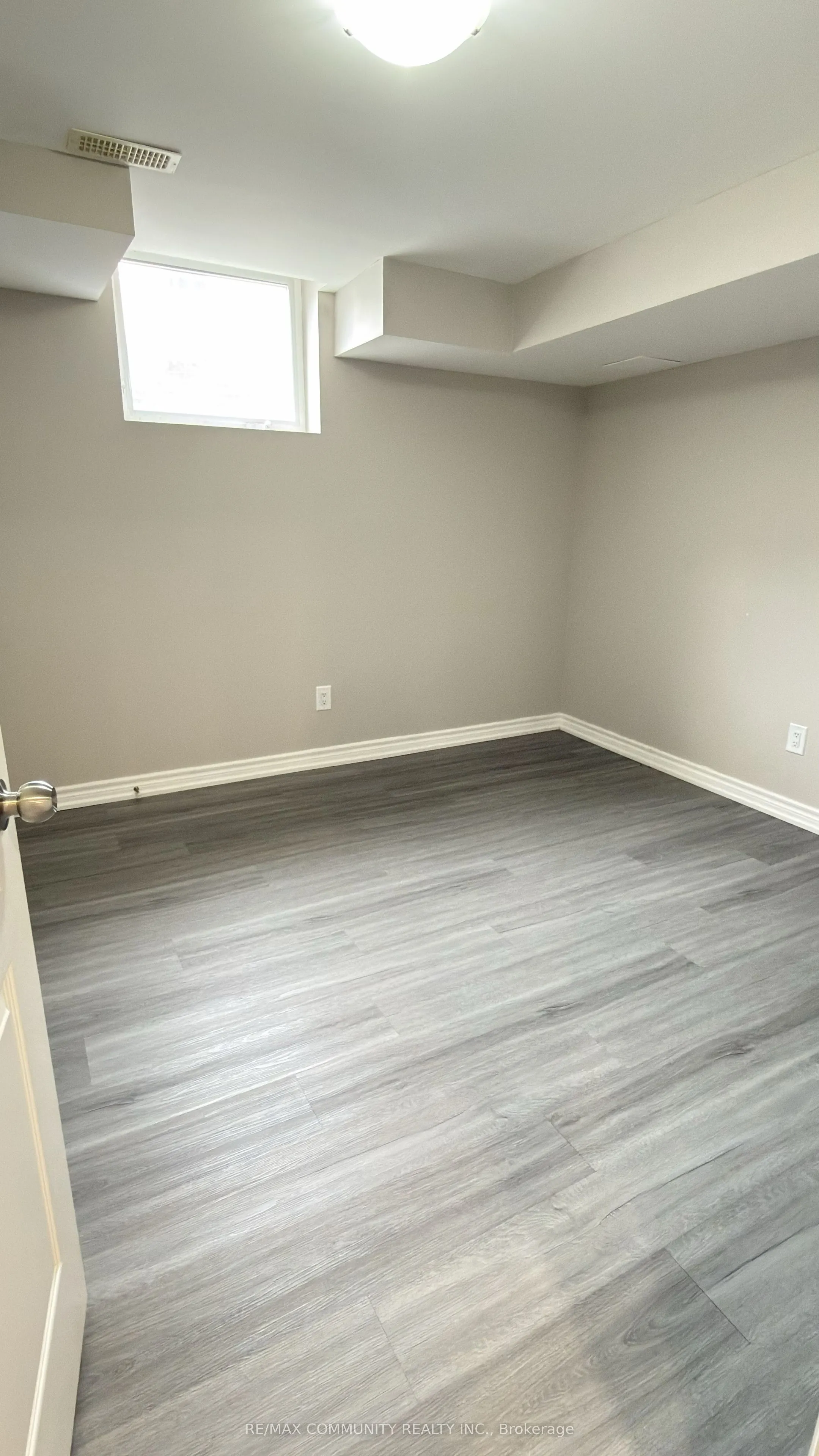 3336 Stoney Crescent