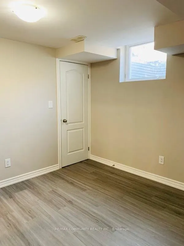 3336 Stoney Crescent