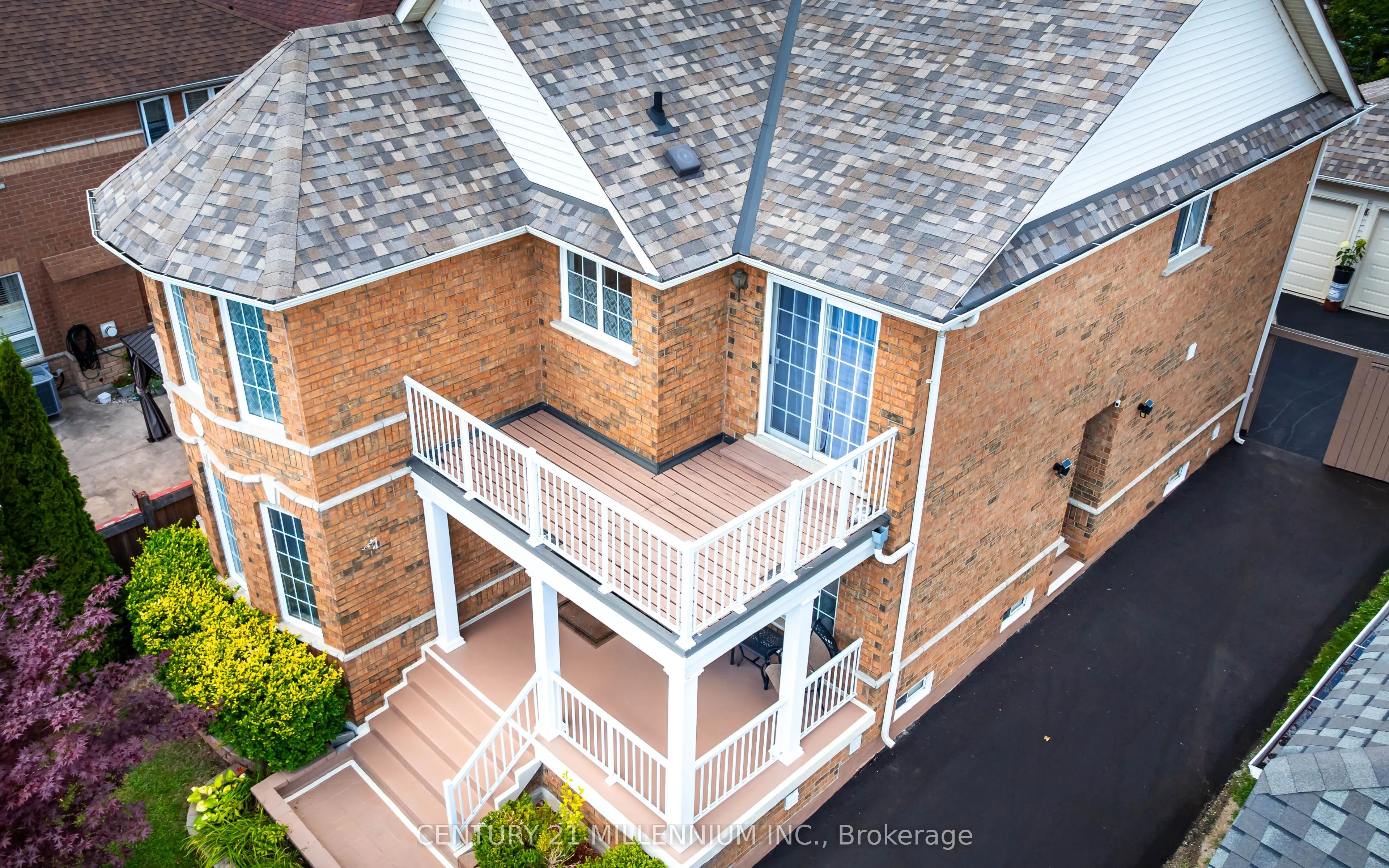 33 Fletchers Creek Boulevard