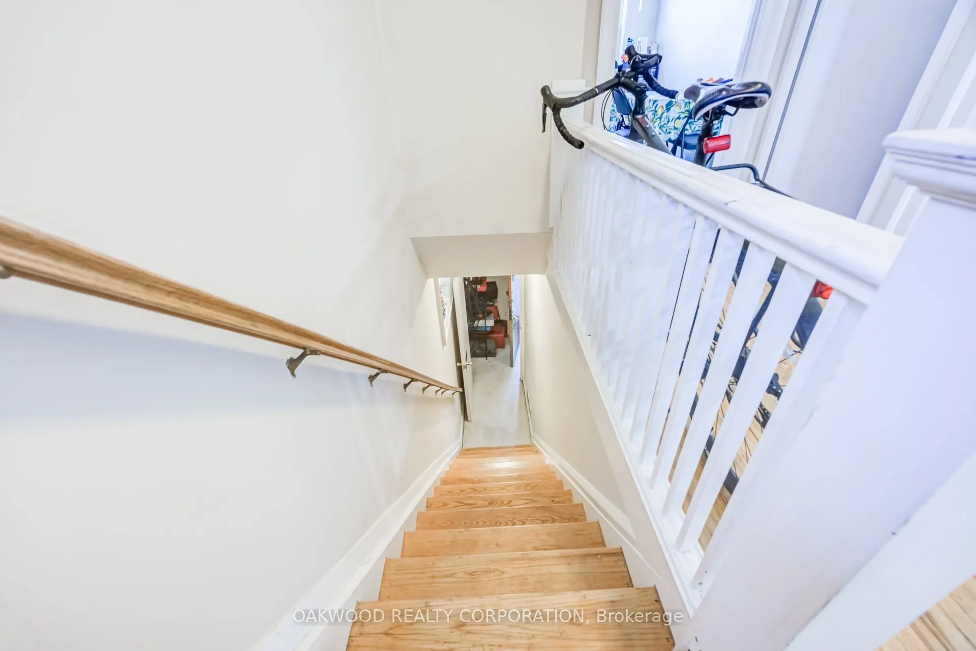 2449 ST CLAIR Avenue W