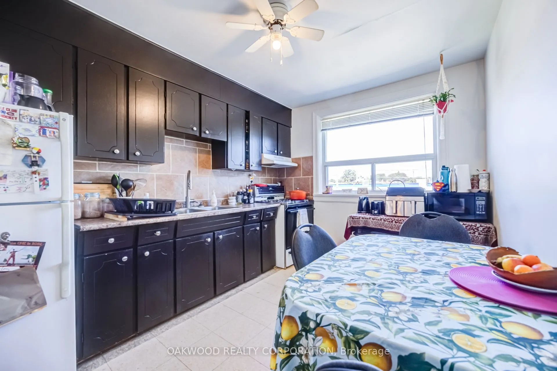 2449 ST CLAIR Avenue W