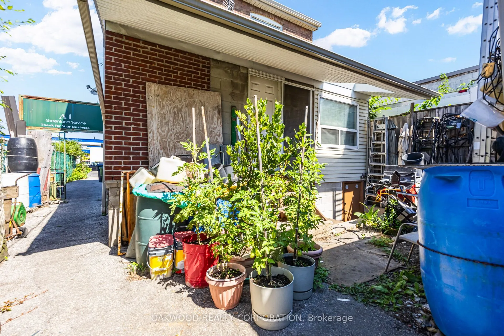 2449 ST CLAIR Avenue W
