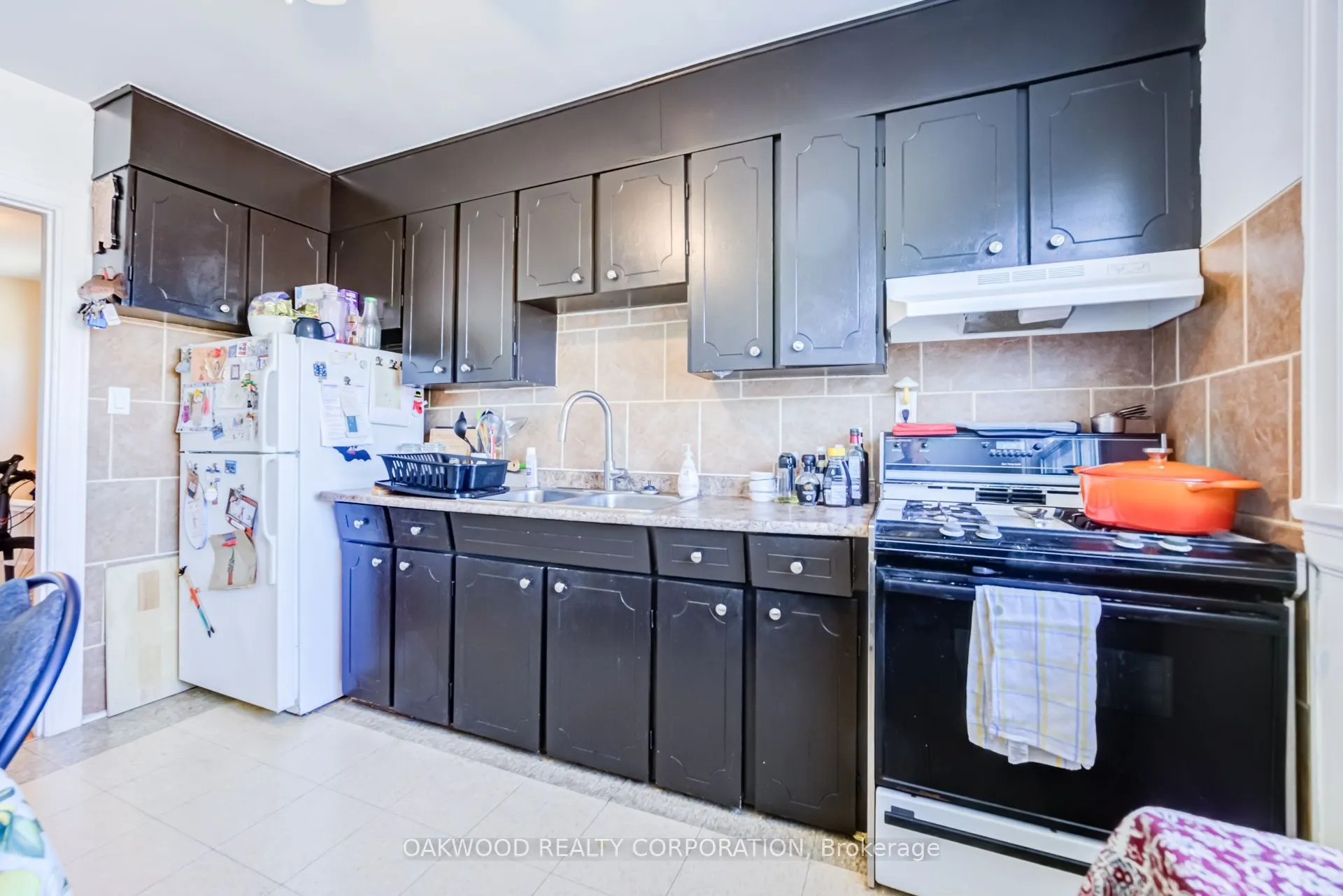 2449 ST CLAIR Avenue W