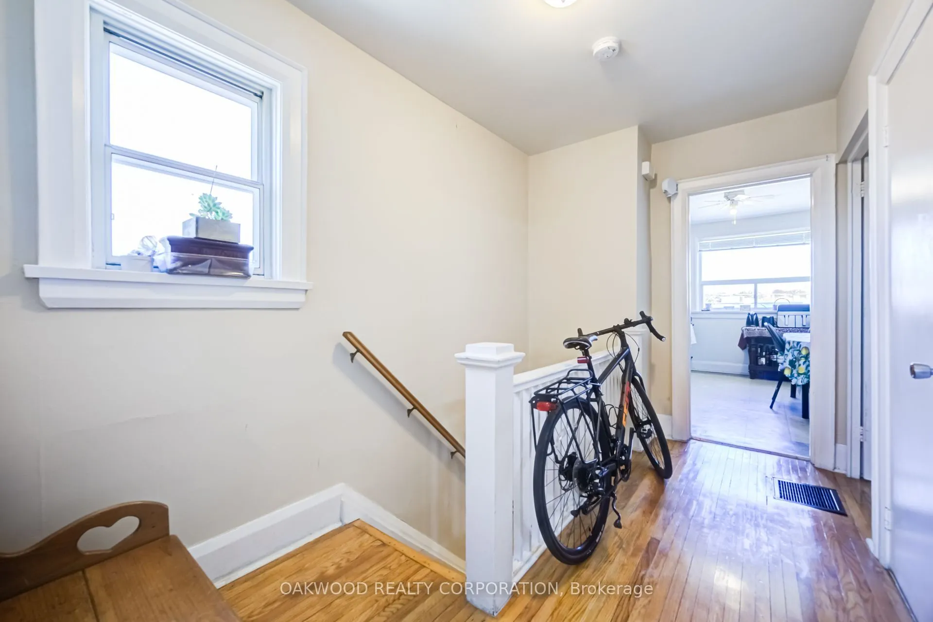 2449 ST CLAIR Avenue W