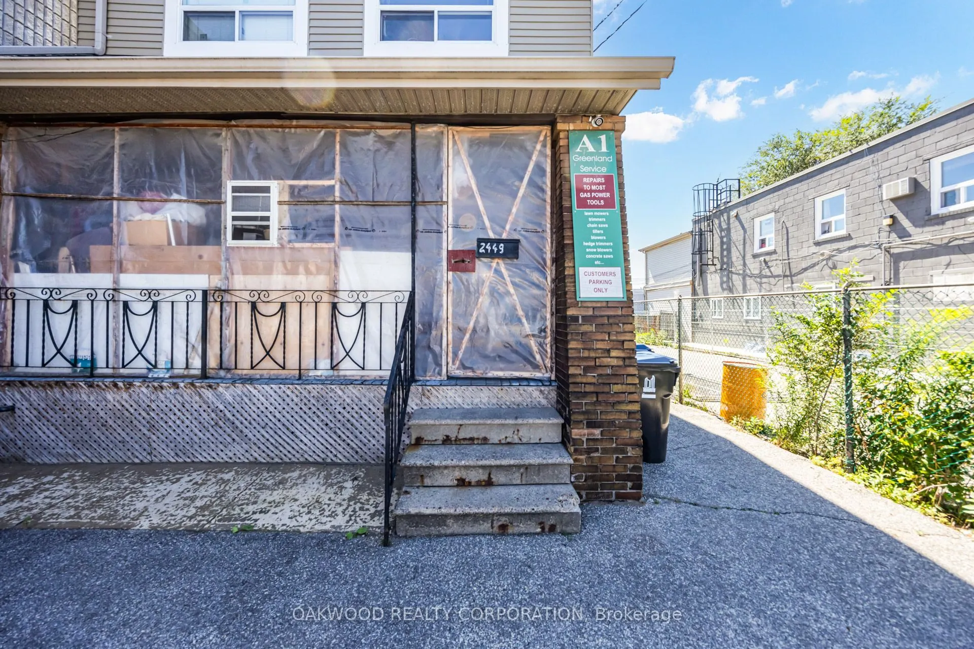 2449 ST CLAIR Avenue W