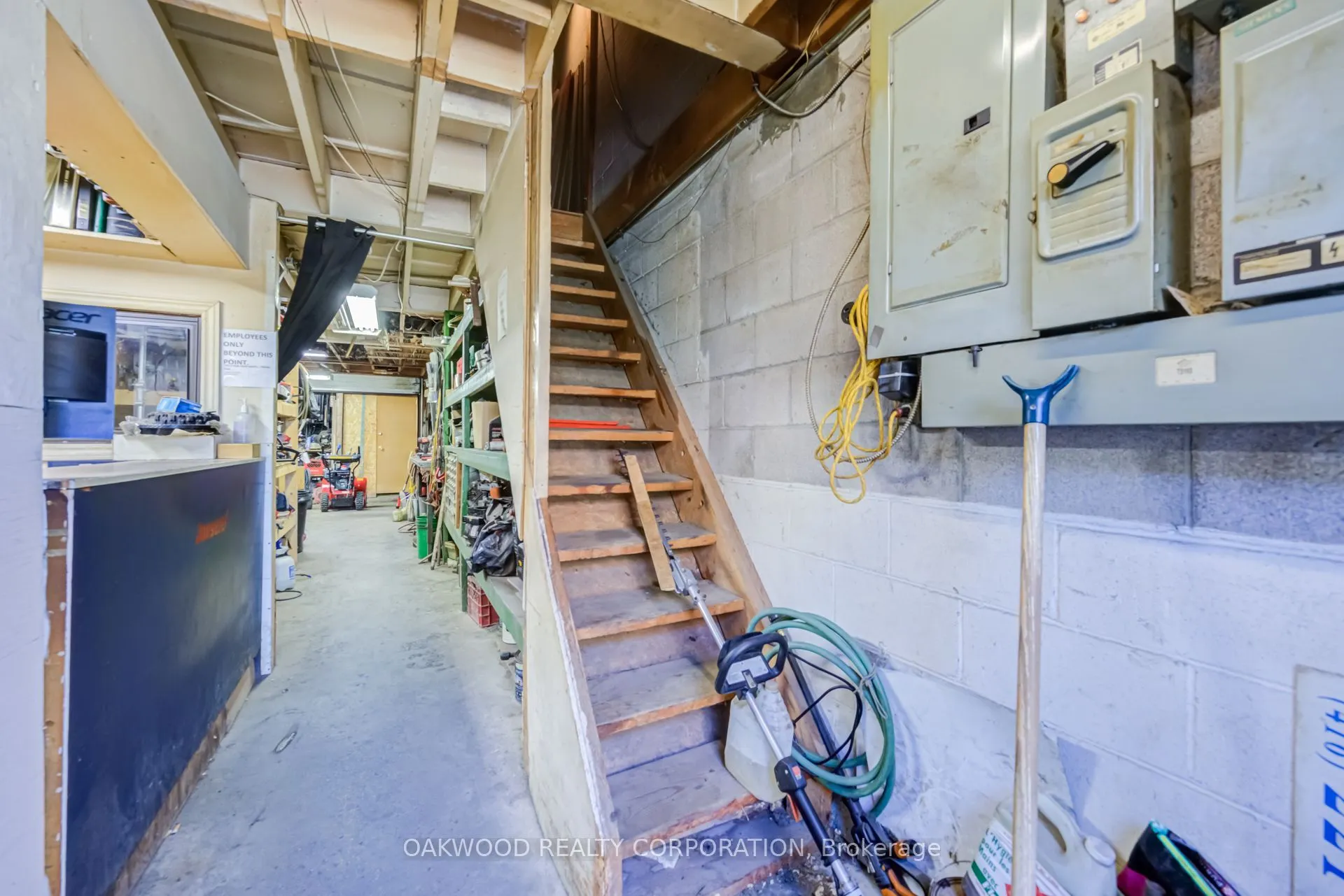 2449 ST CLAIR Avenue W