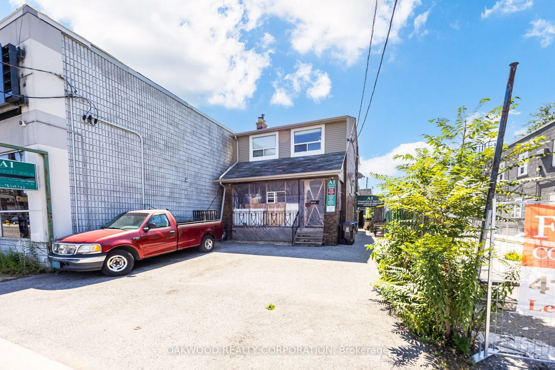 2449 ST CLAIR Avenue W