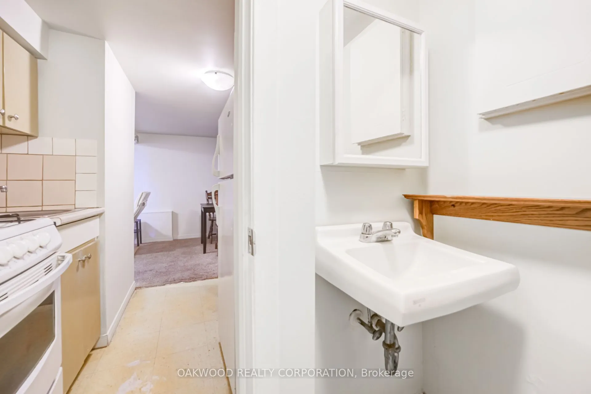 2449 ST CLAIR Avenue W