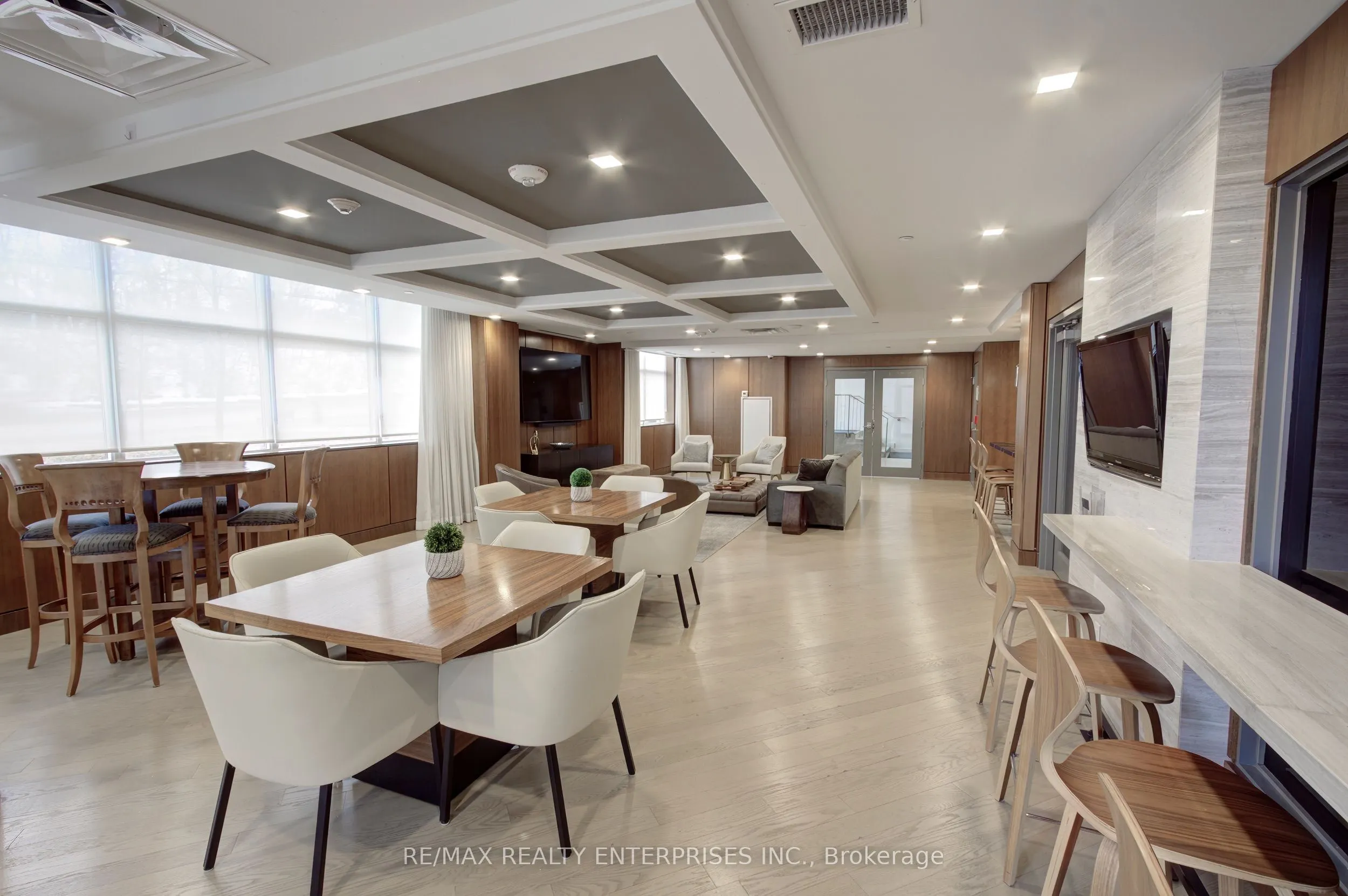 1575 Lakeshore Road W #GR45