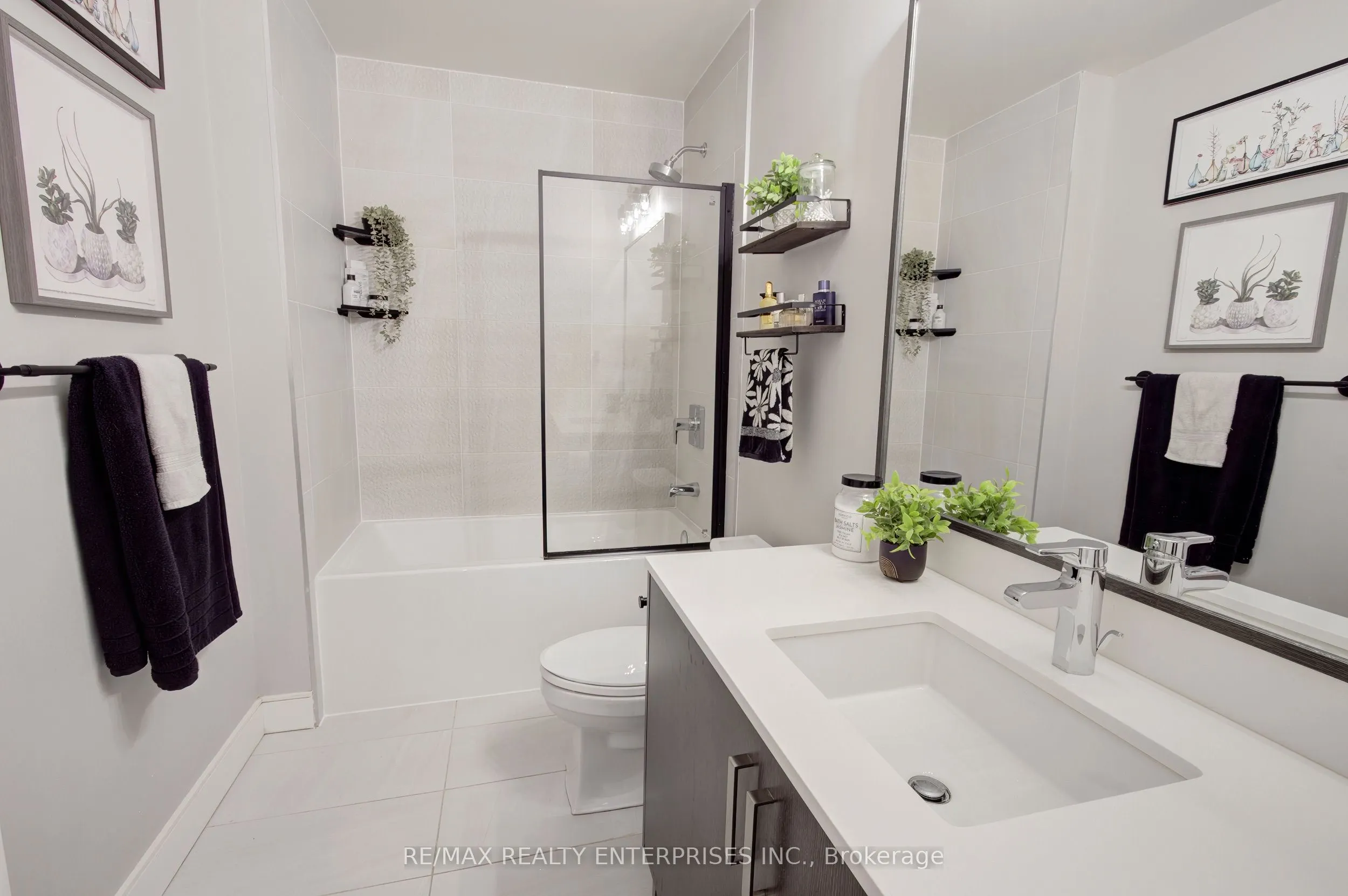 1575 Lakeshore Road W #GR45