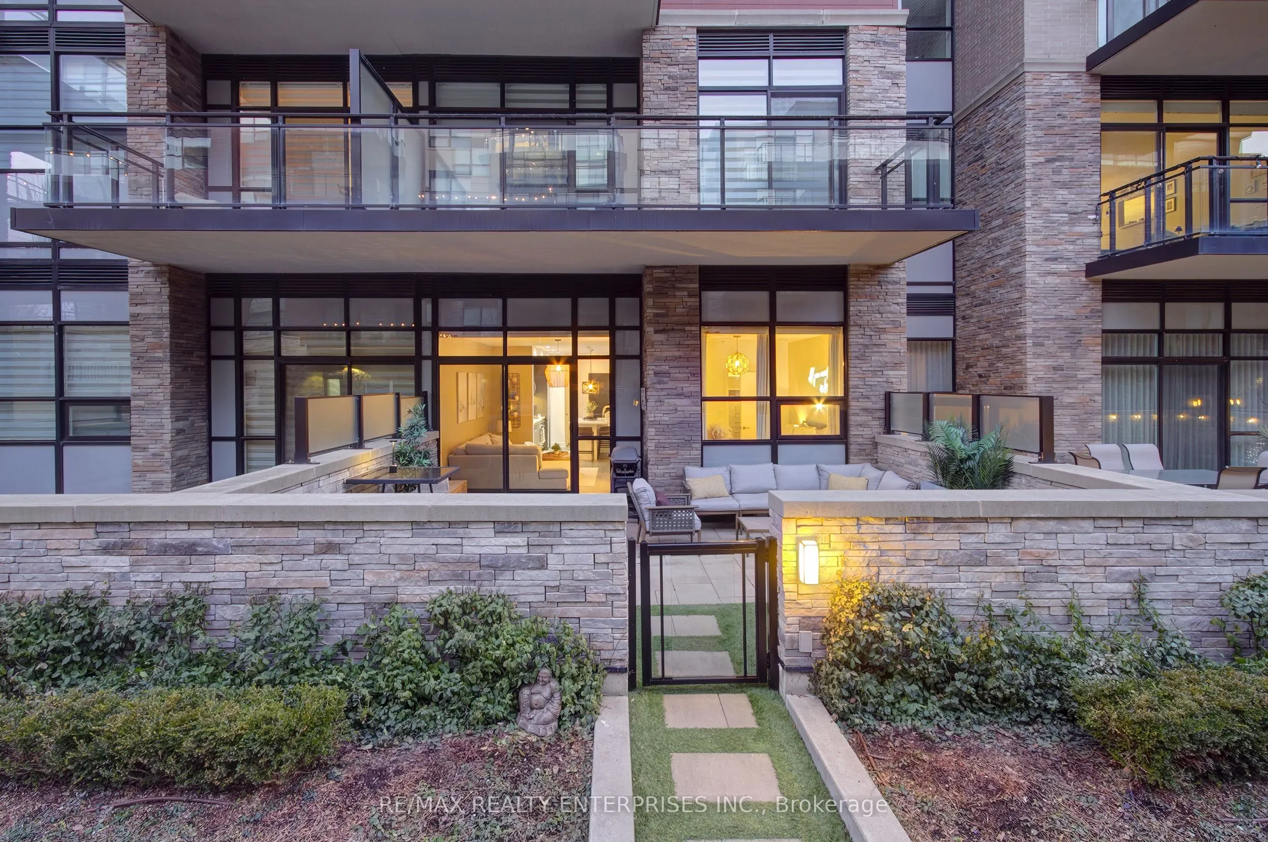 1575 Lakeshore Road W #GR45