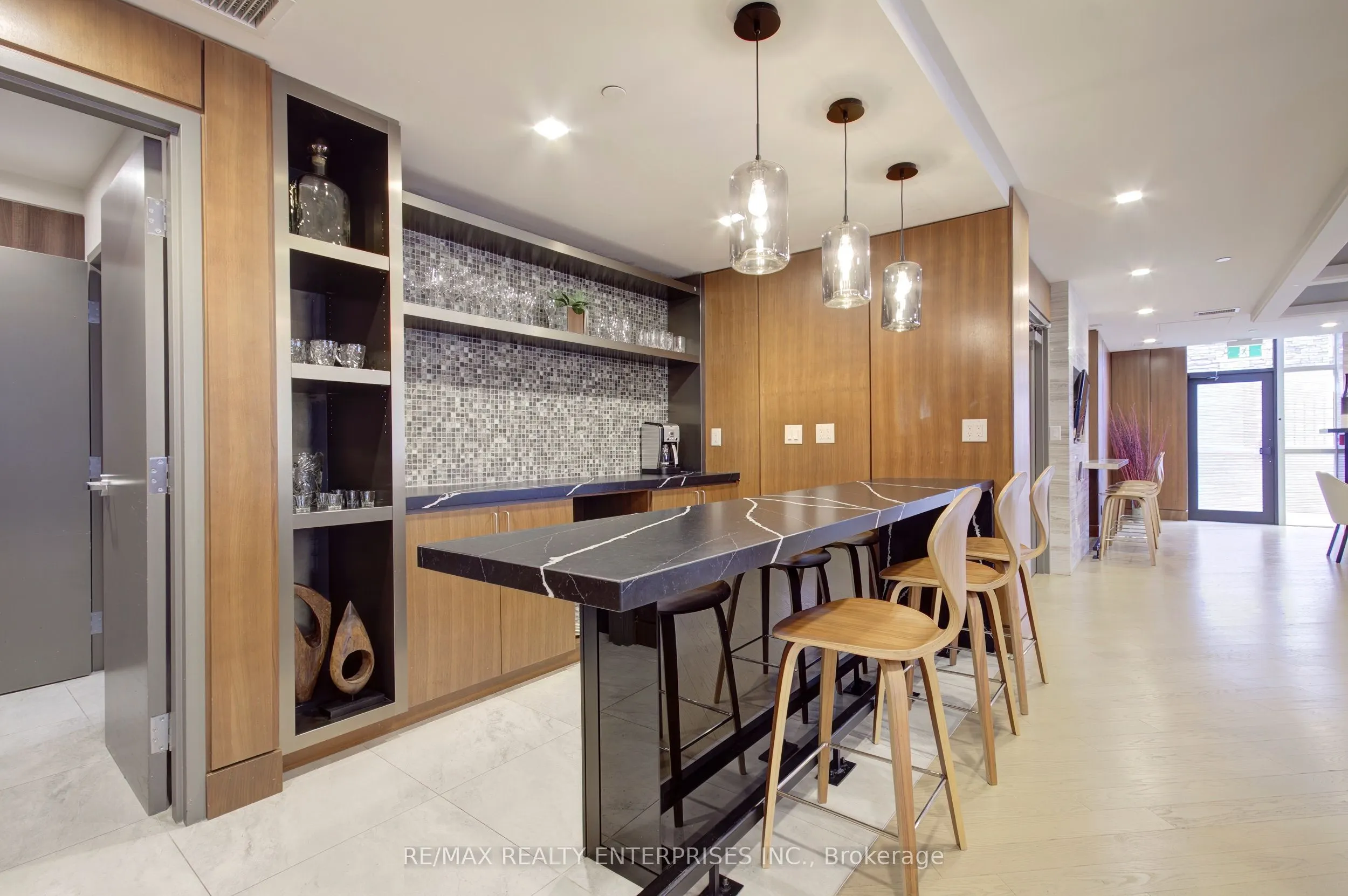 1575 Lakeshore Road W #GR45