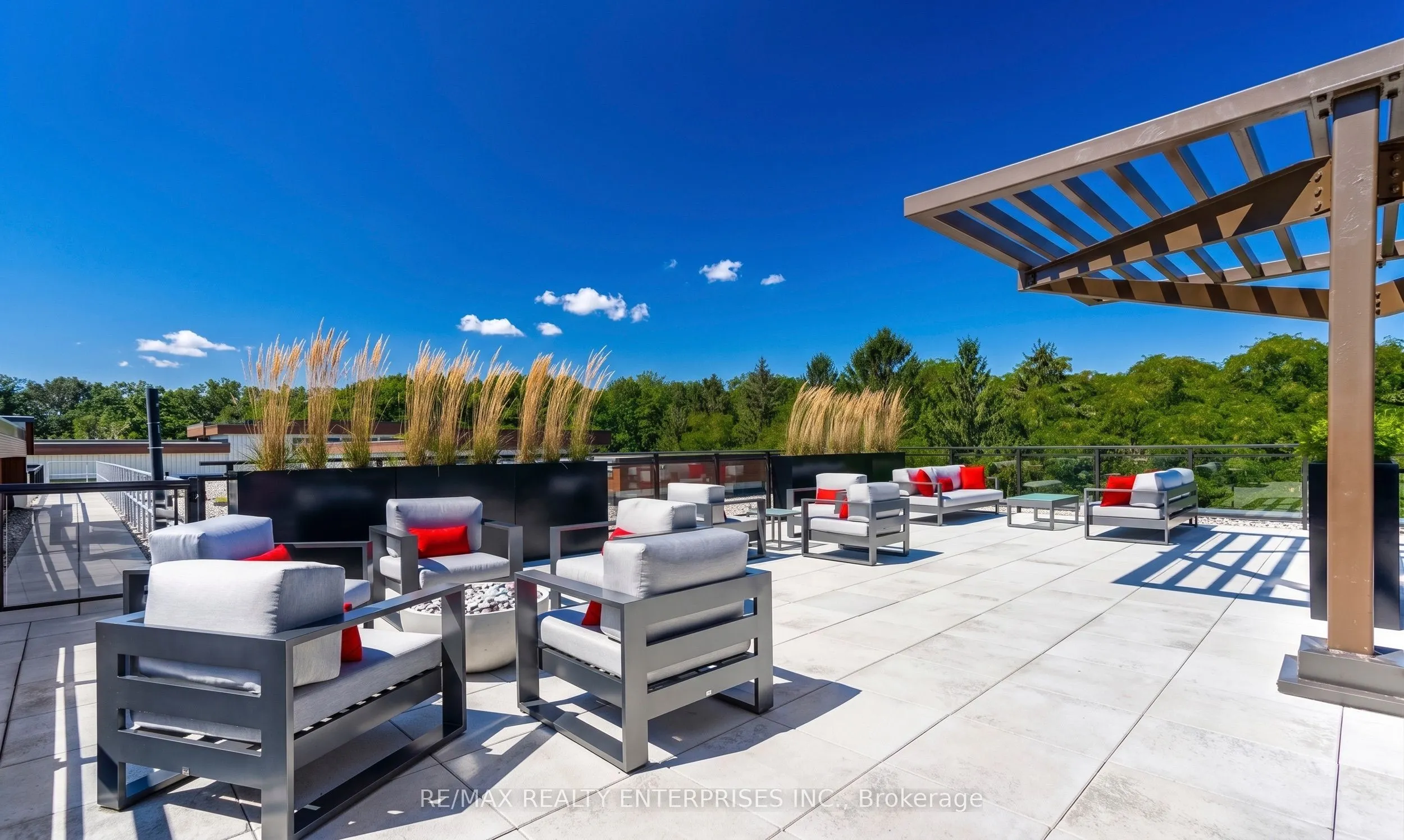 1575 Lakeshore Road W #GR45
